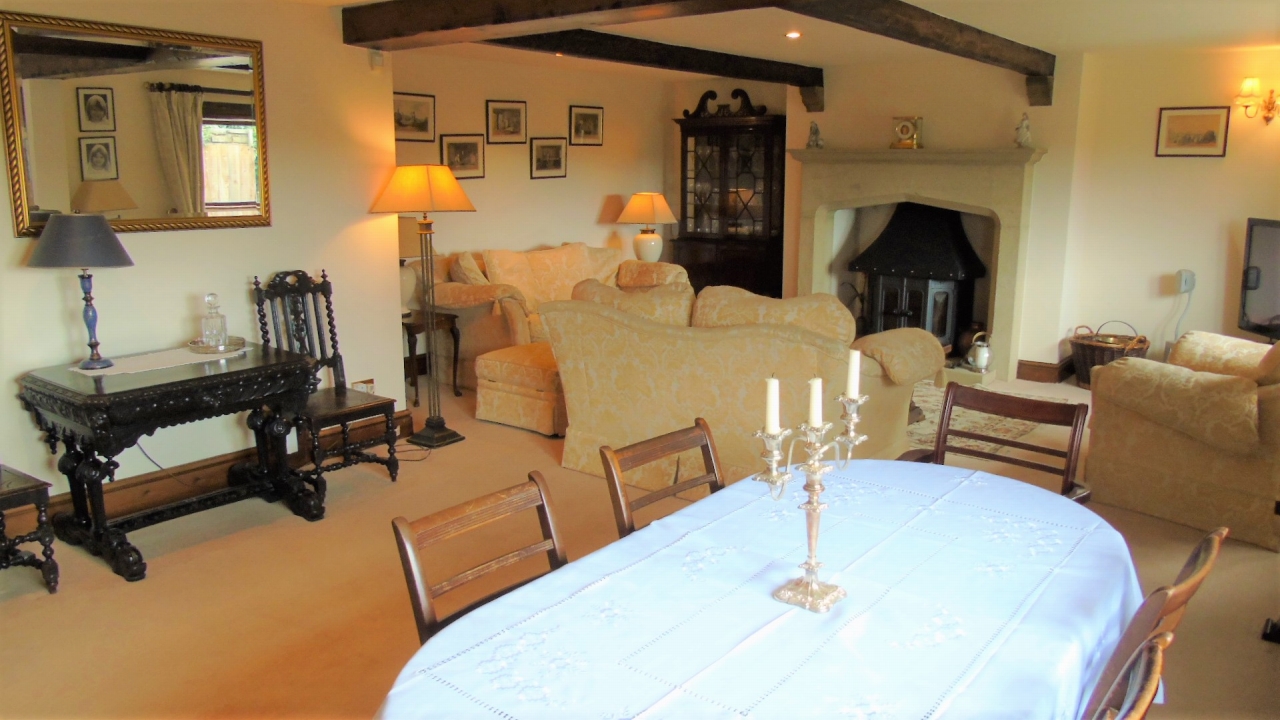 4 bedroom detached house Sale Agreed in Halifax - 11