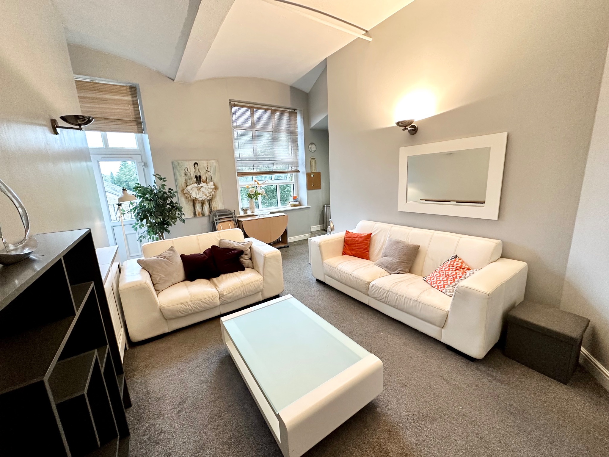 2 bedroom apartment flat/apartment To Let in Ripponden - Property photograph.