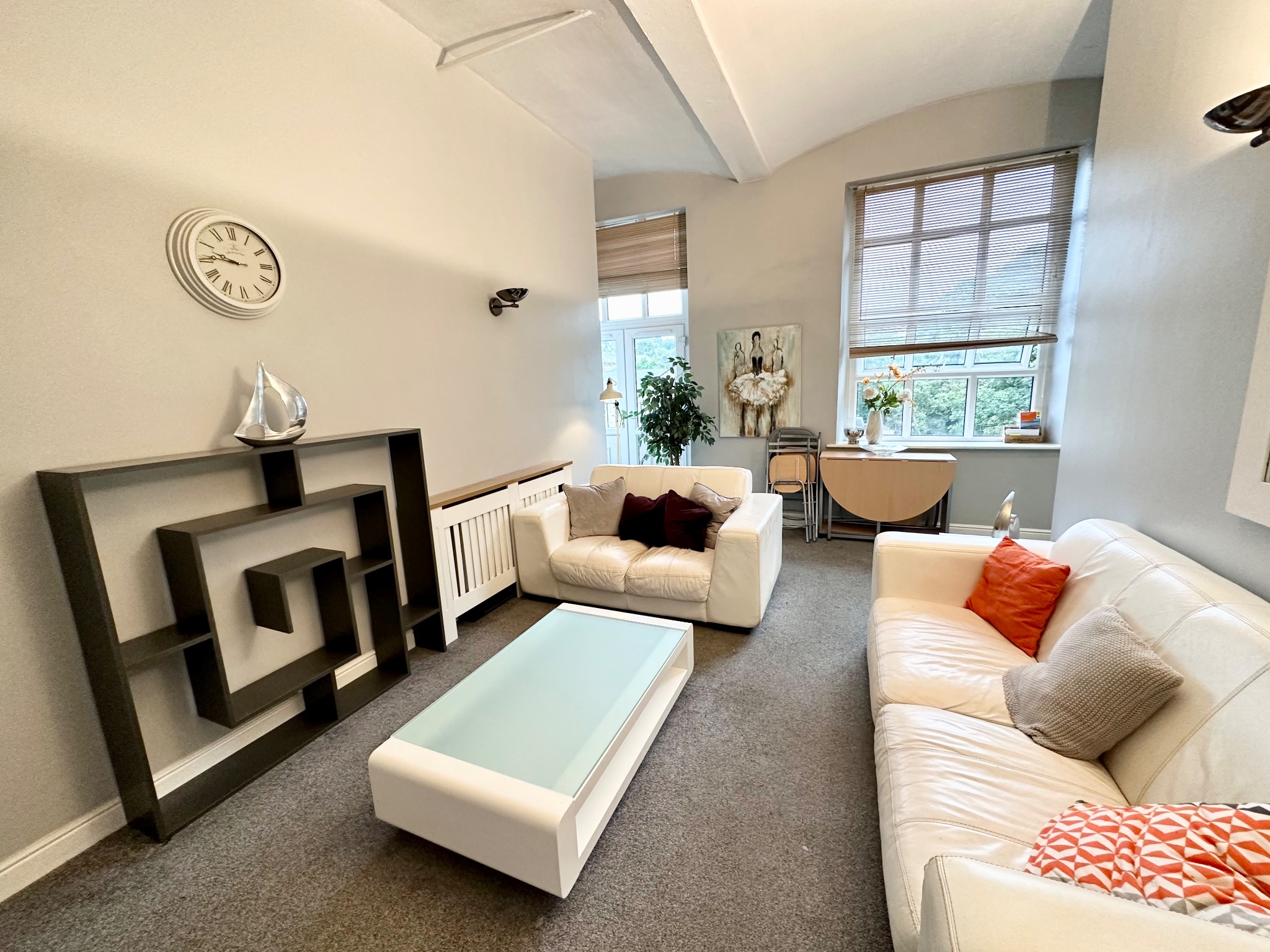 2 bedroom apartment flat/apartment To Let in Ripponden - Property photograph.