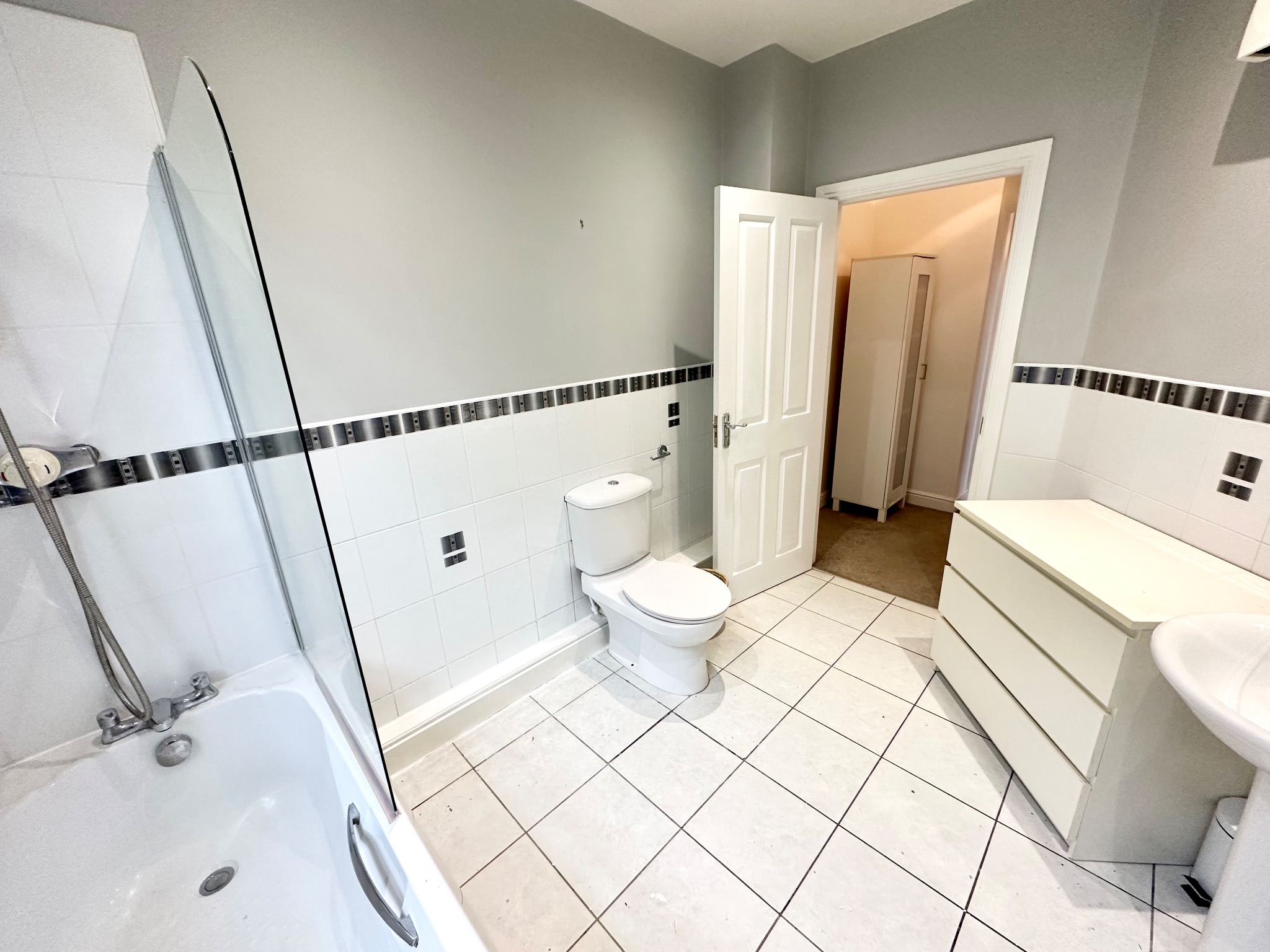 2 bedroom apartment flat/apartment To Let in Ripponden - Photograph 14.