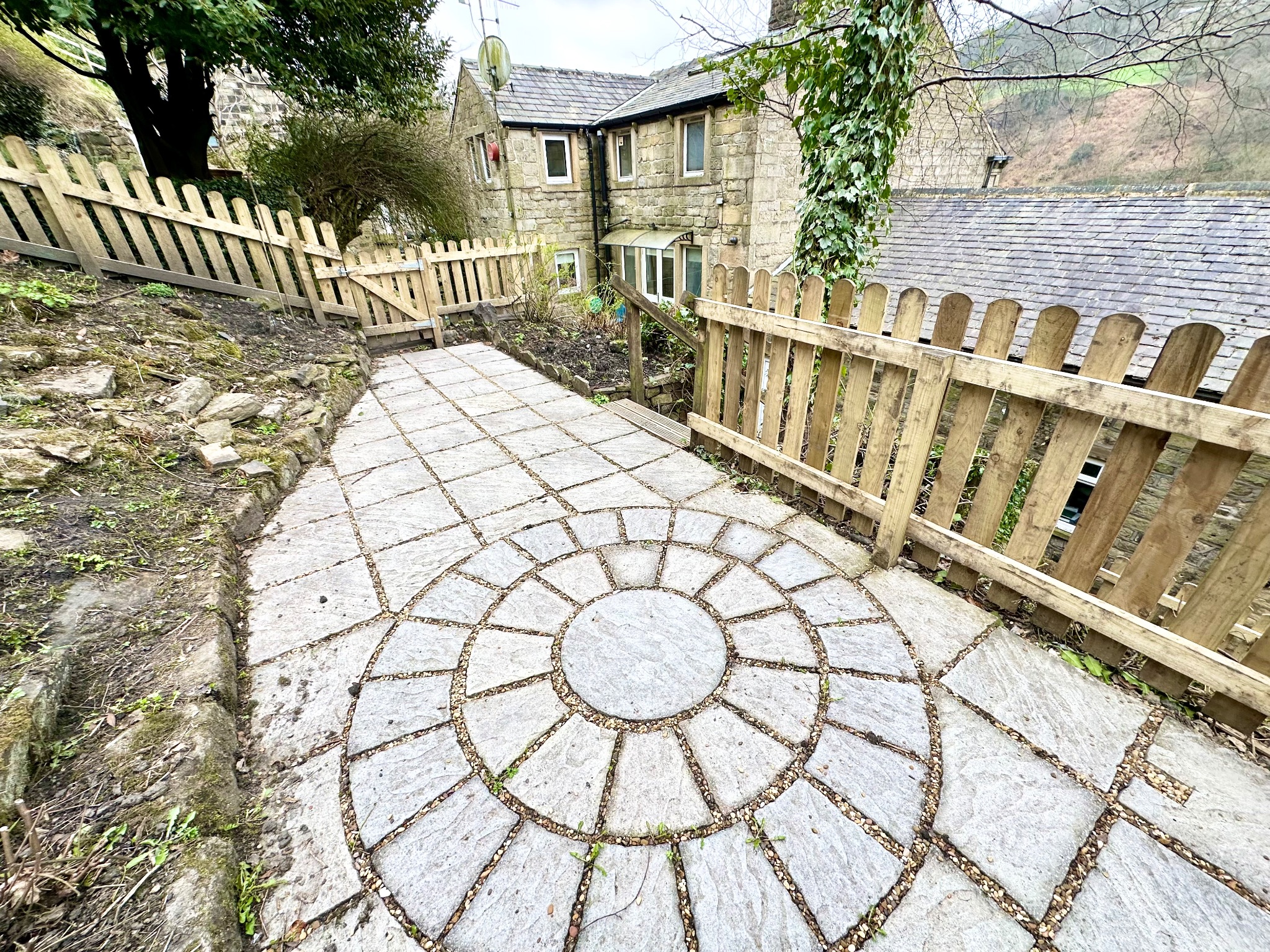 1 bedroom mid terraced house To Let in Hebden Bridge - Photograph 18.