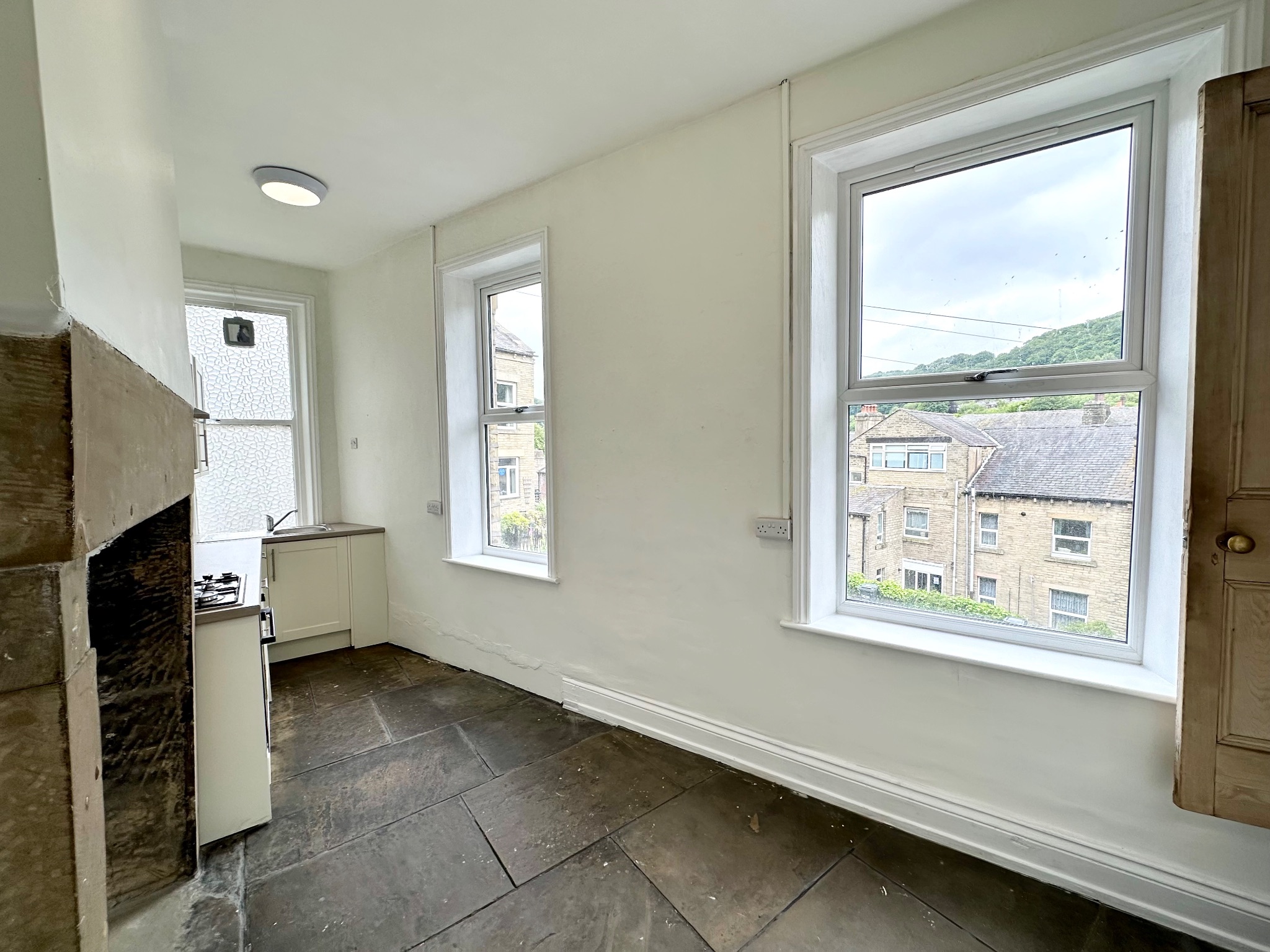 3 bedroom end terraced house To Let in Hebden Bridge - Photograph 7.