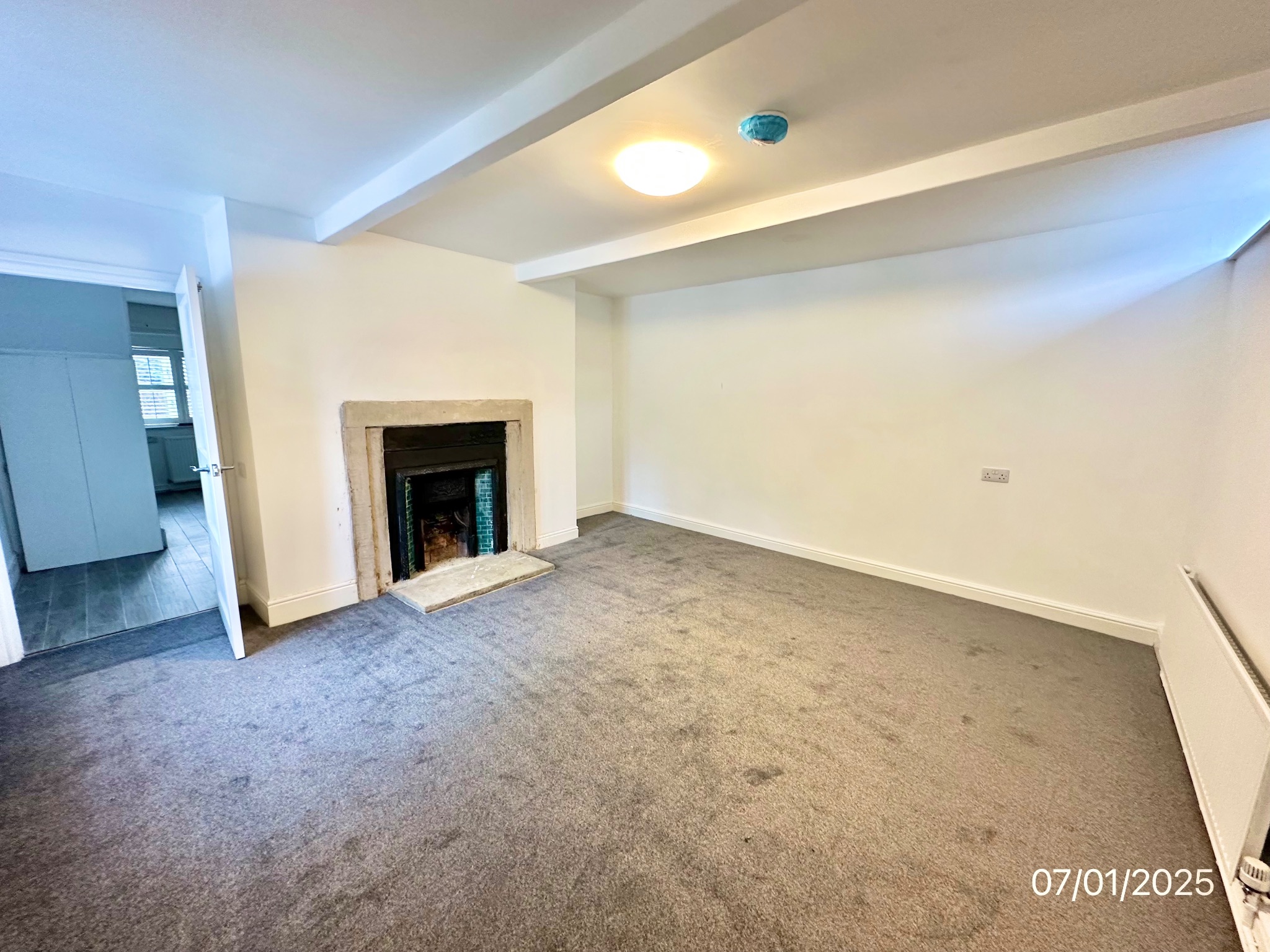 2 bedroom apartment flat/apartment To Let in Halifax - Photograph 2.