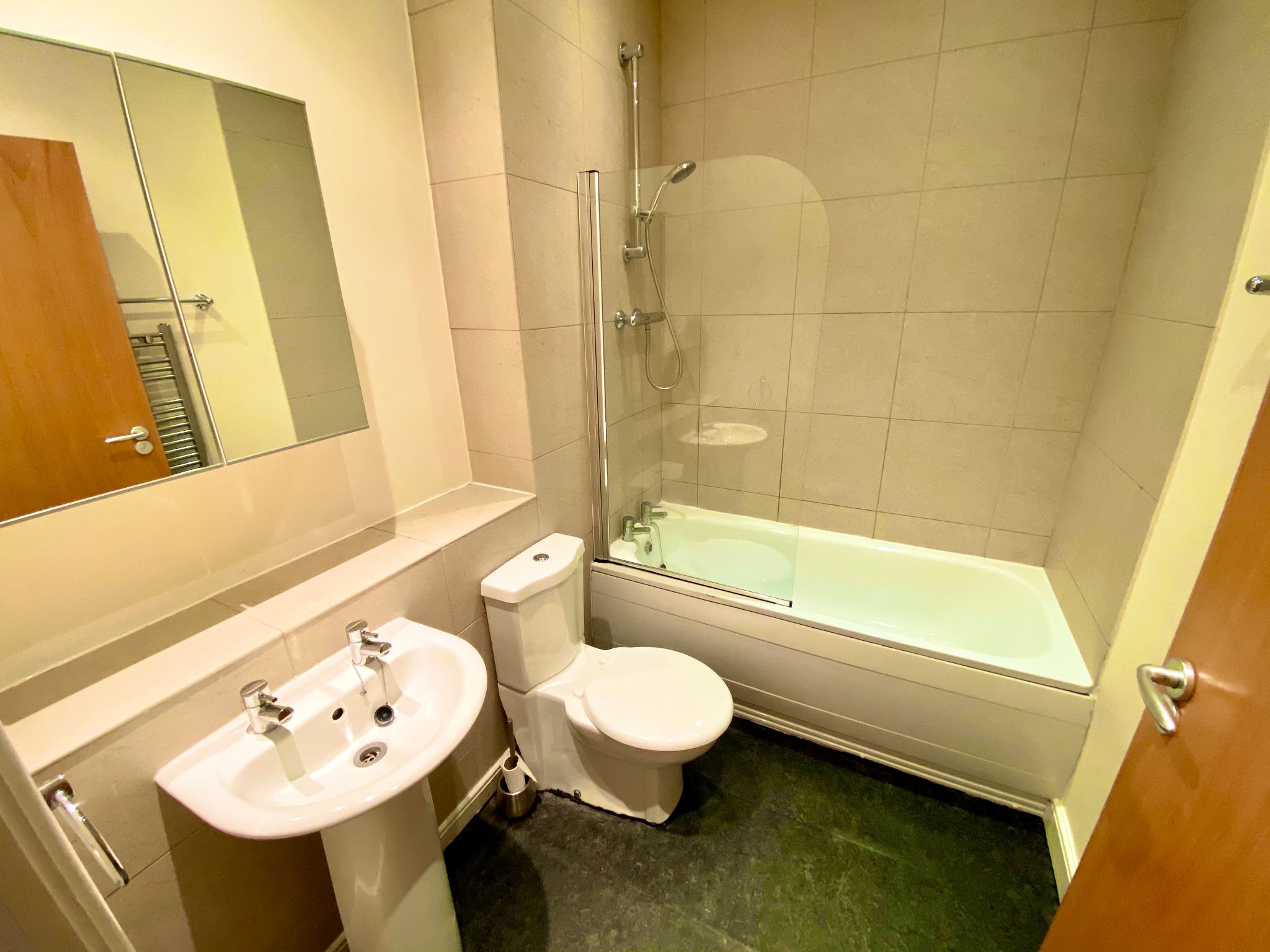 2 bedroom apartment flat/apartment Let Agreed in Hebden Bridge - House Bathroom