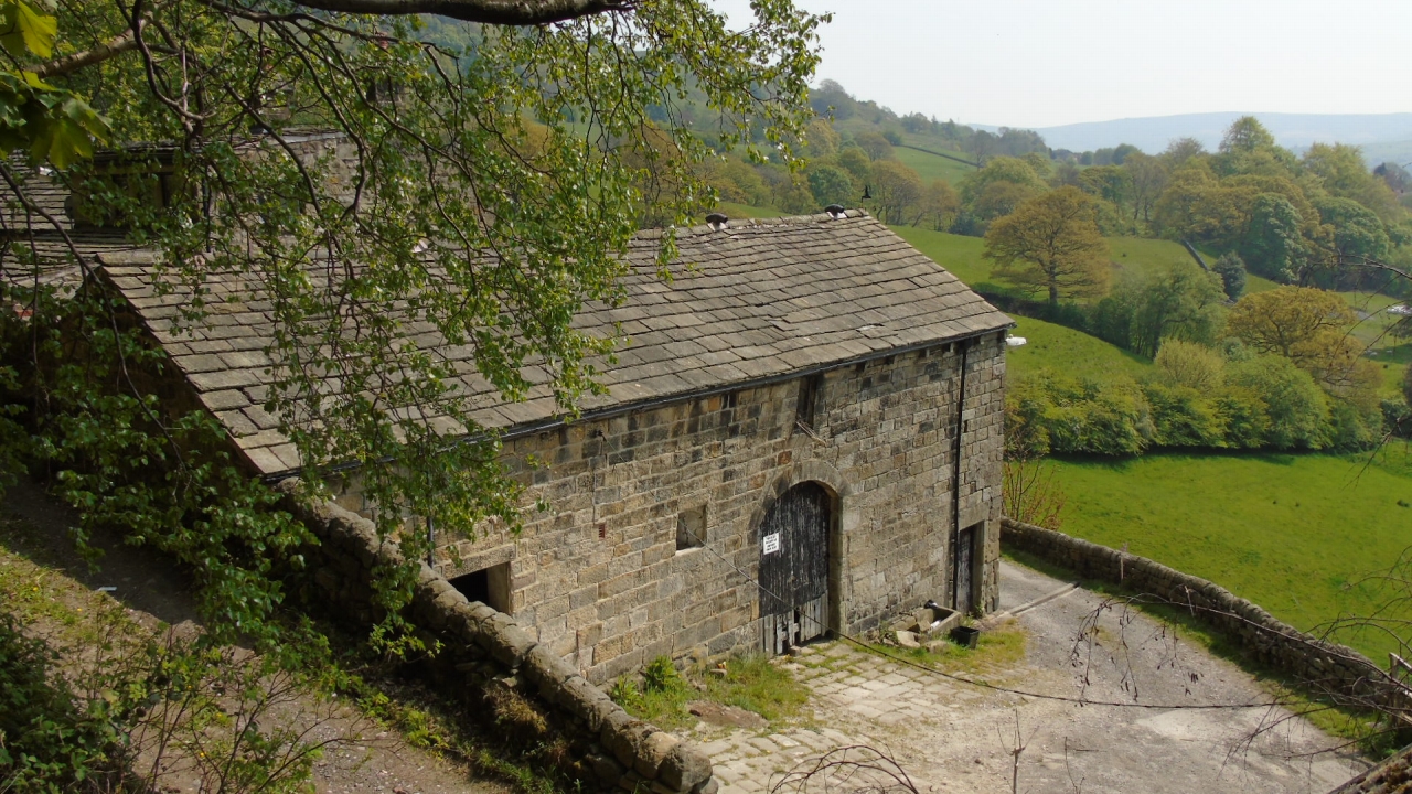 barn character property SSTC in Todmorden - 1