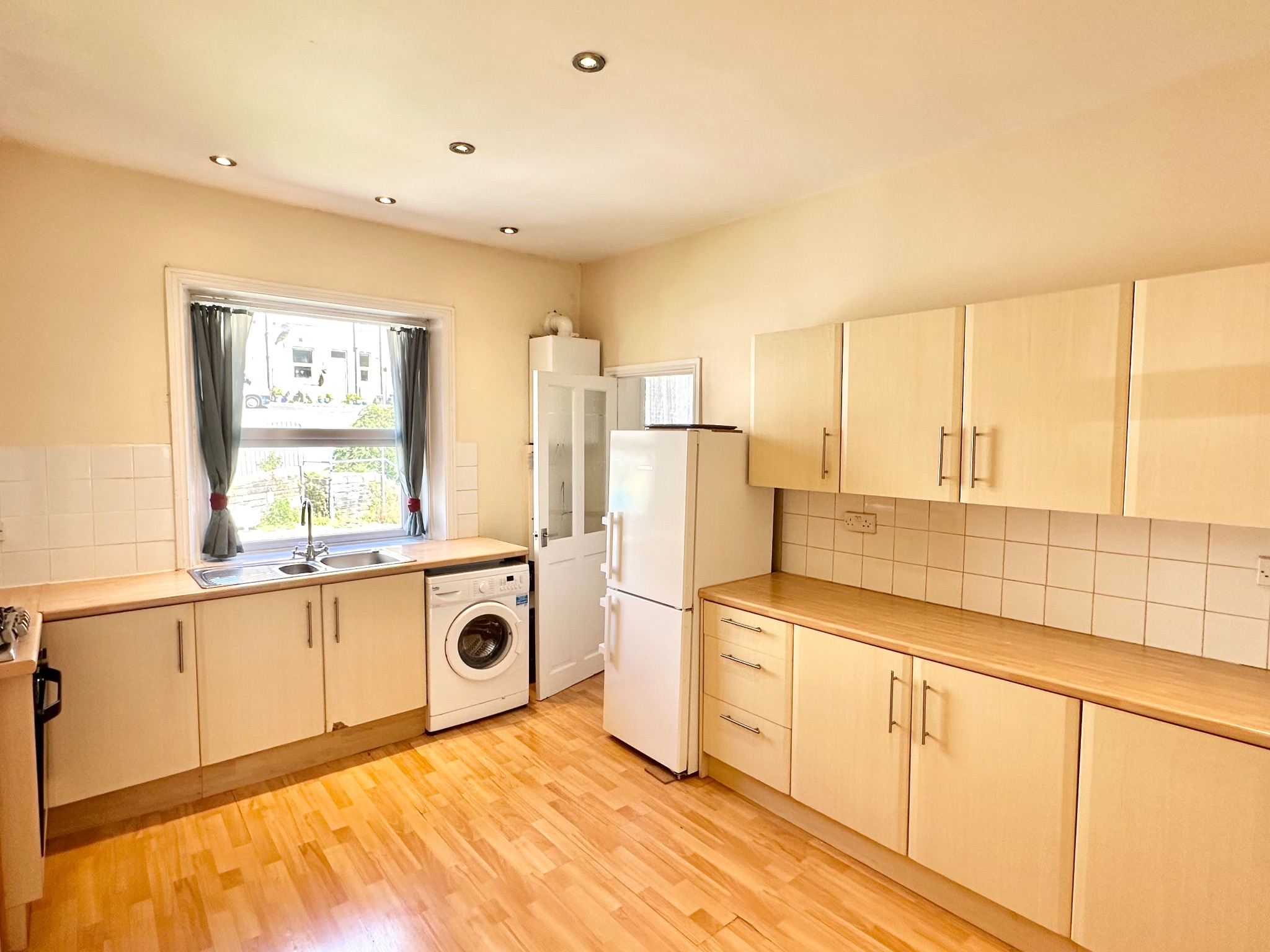 2 bedroom apartment flat/apartment To Let in Hebden Bridge - Photograph 10.