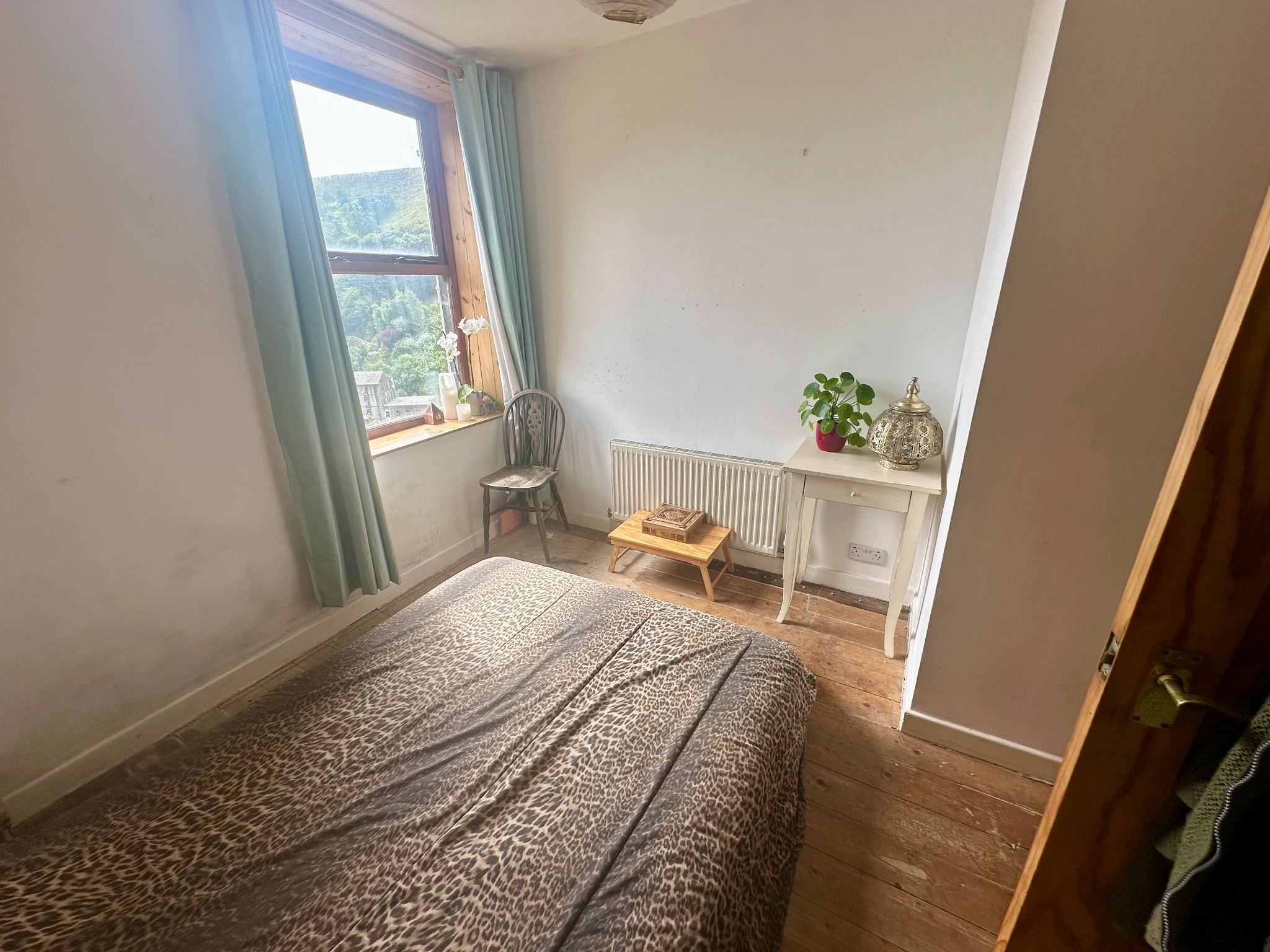 2 bedroom mid terraced house For Sale in Todmorden - Photograph 9.