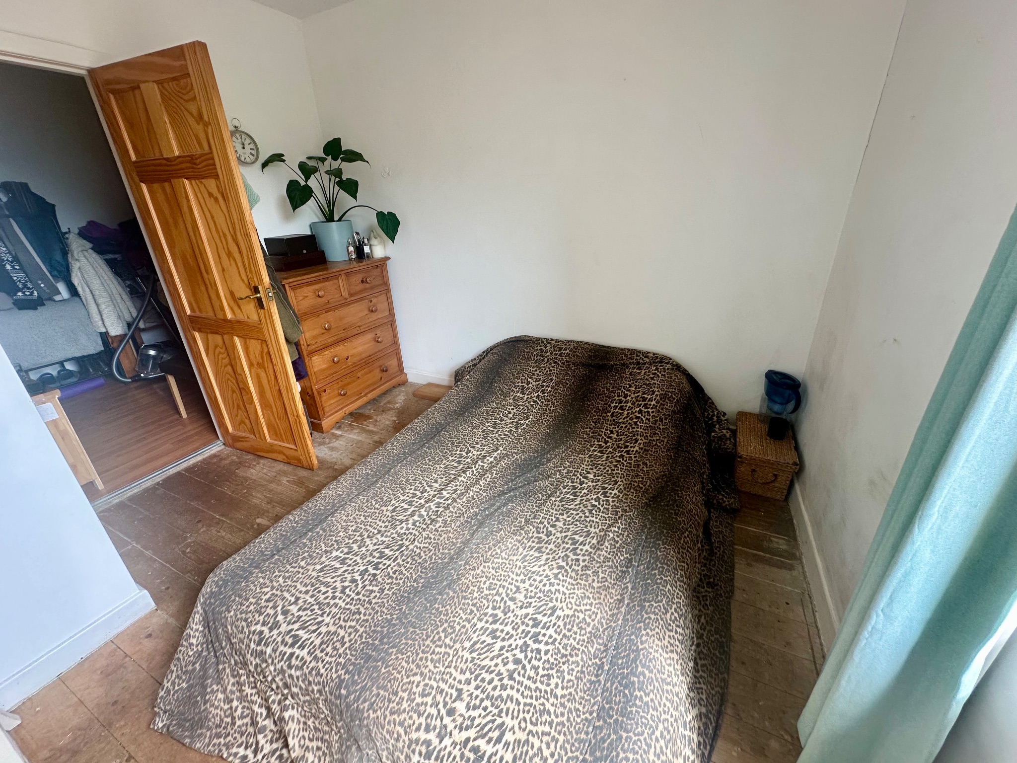 2 bedroom mid terraced house For Sale in Todmorden - Photograph 8.