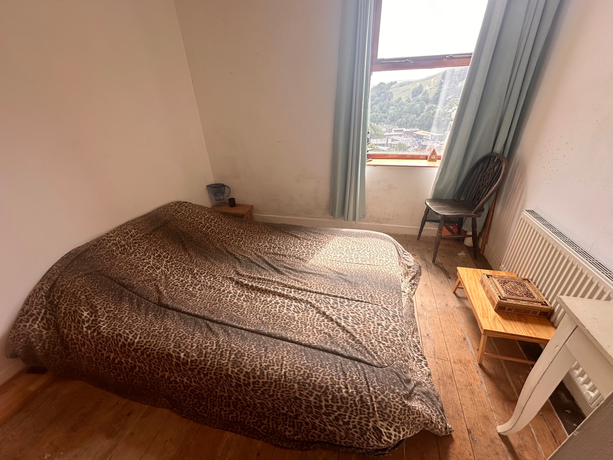 2 bedroom mid terraced house For Sale in Todmorden - Photograph 6.