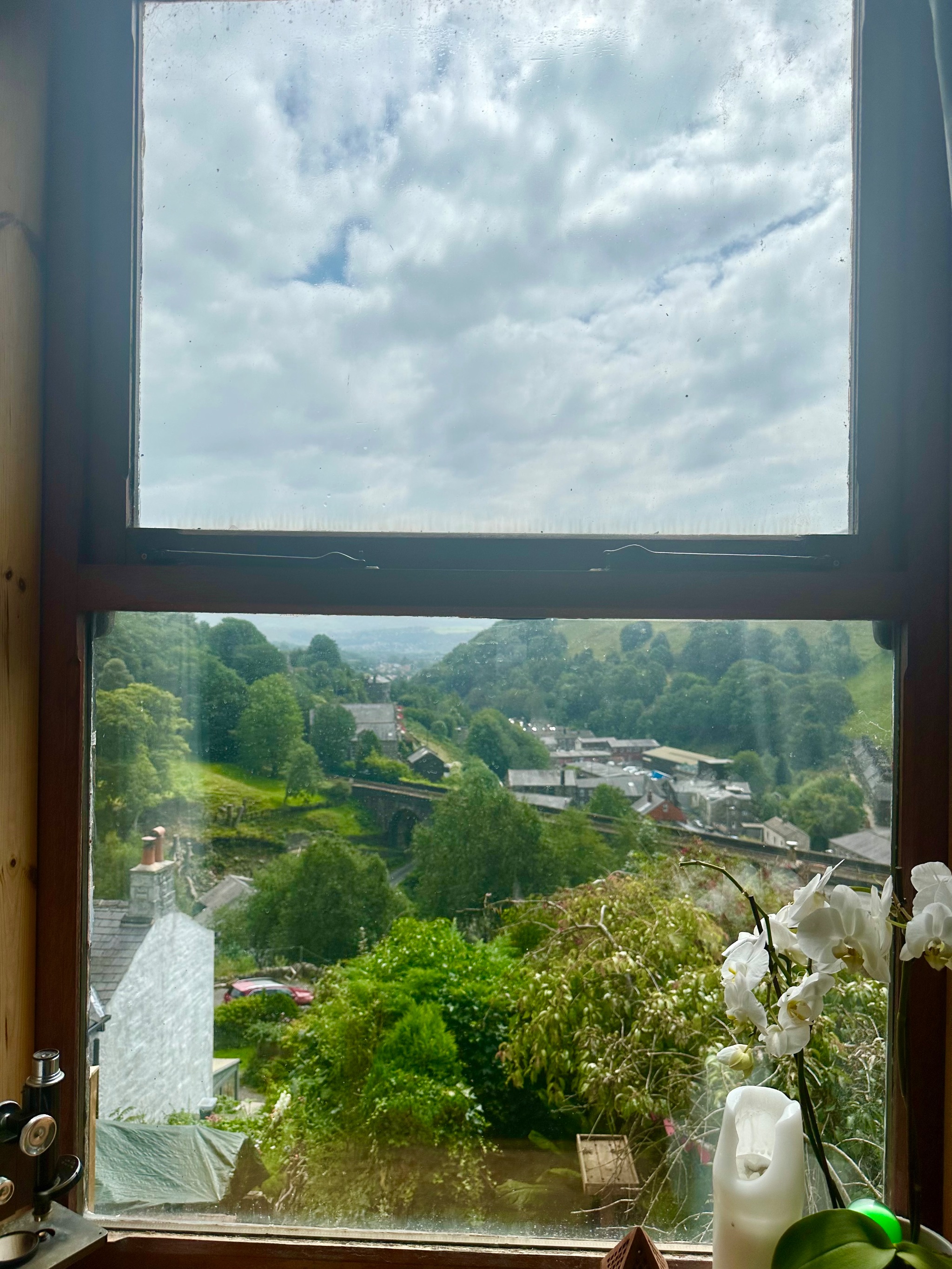 2 bedroom mid terraced house For Sale in Todmorden - Photograph 10.