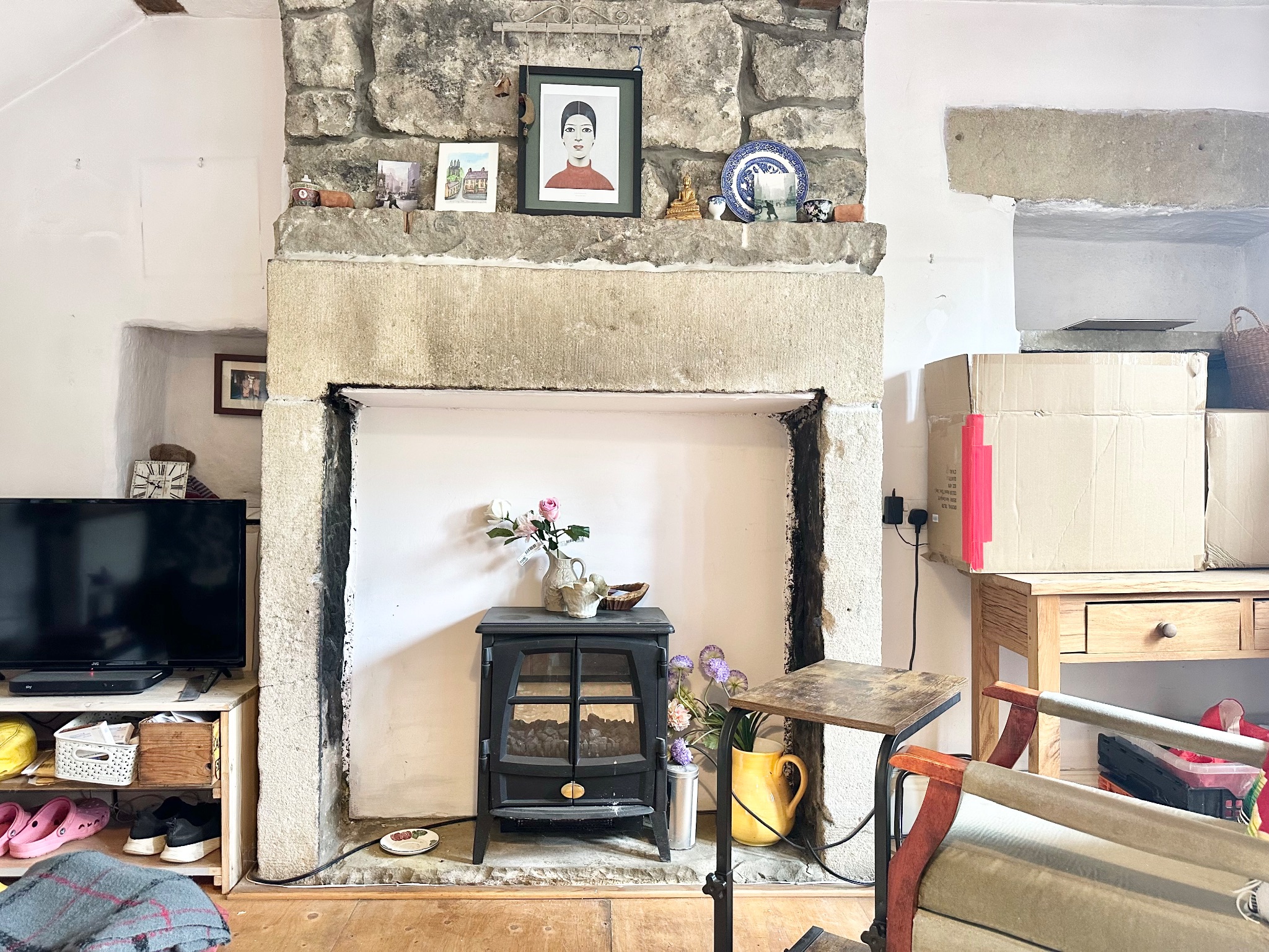 1 bedroom mid terraced house For Sale in Hebden Bridge - Photograph 4.