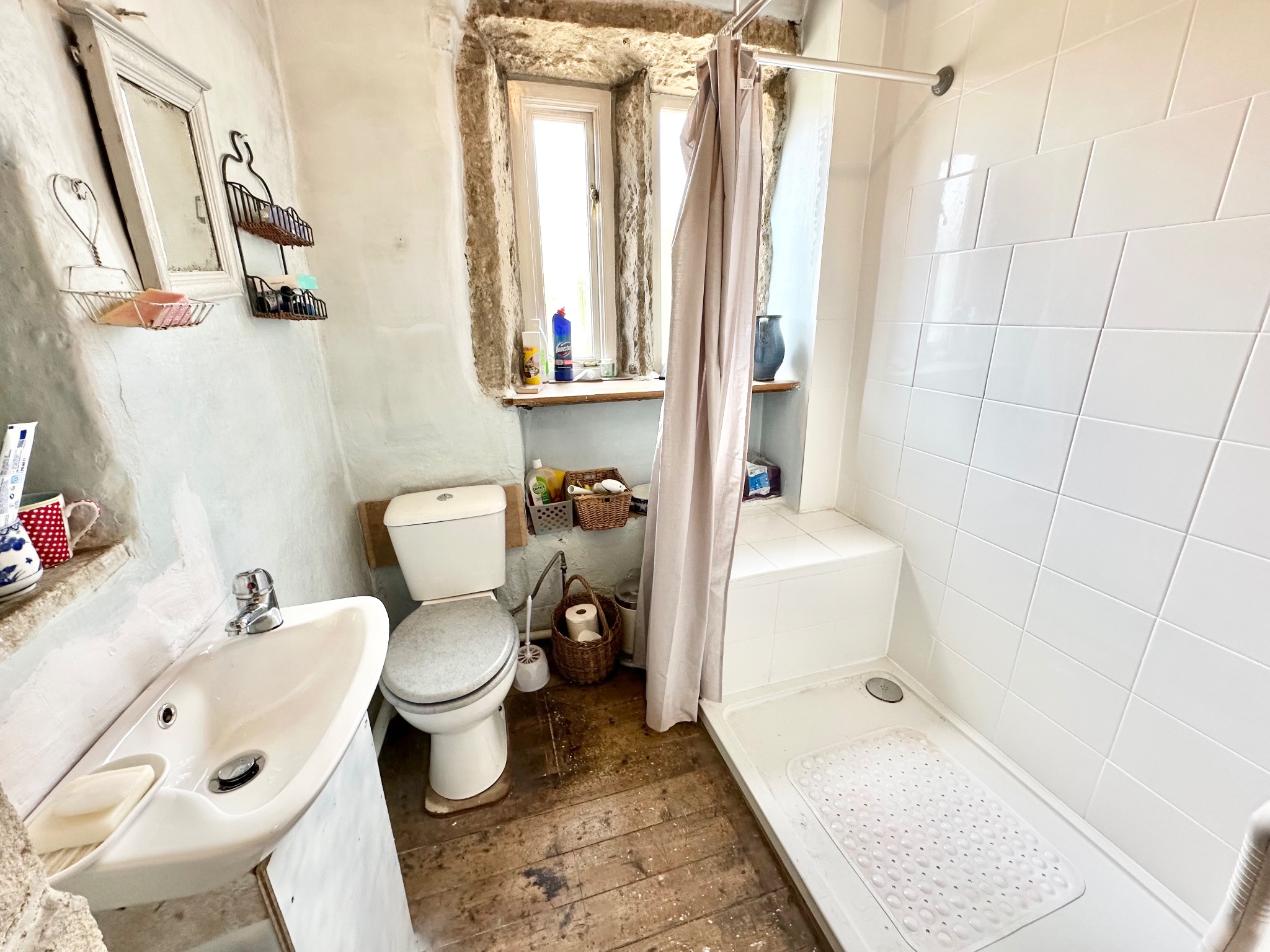 1 bedroom mid terraced house For Sale in Hebden Bridge - Photograph 12.