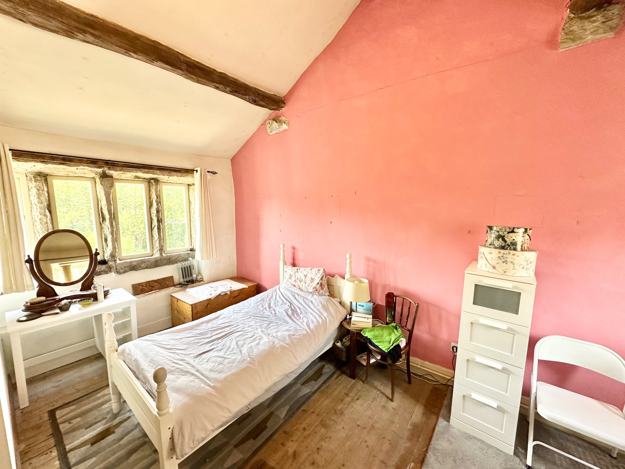 1 bedroom mid terraced house For Sale in Hebden Bridge - Photograph 8.