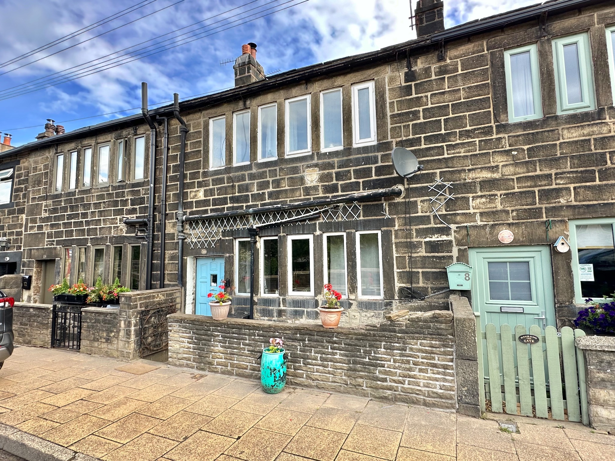 1 bedroom mid terraced house For Sale in Hebden Bridge - Photograph 1.