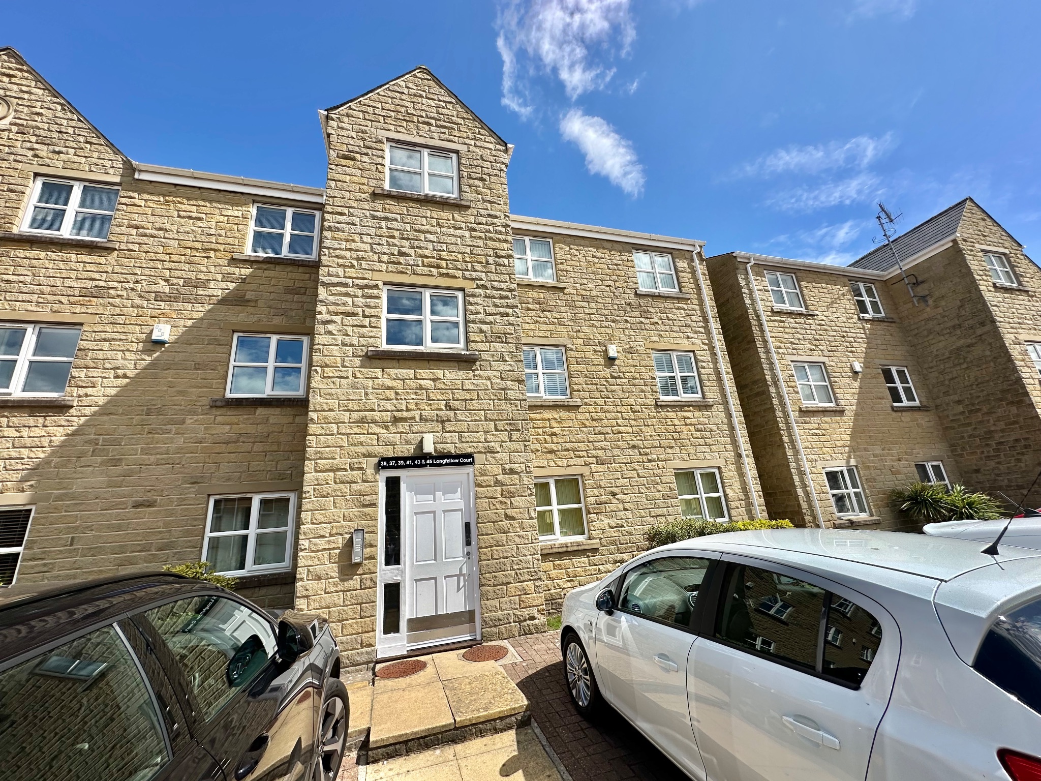 2 bedroom apartment flat/apartment To Let in Mytholmroyd - Photograph 1.