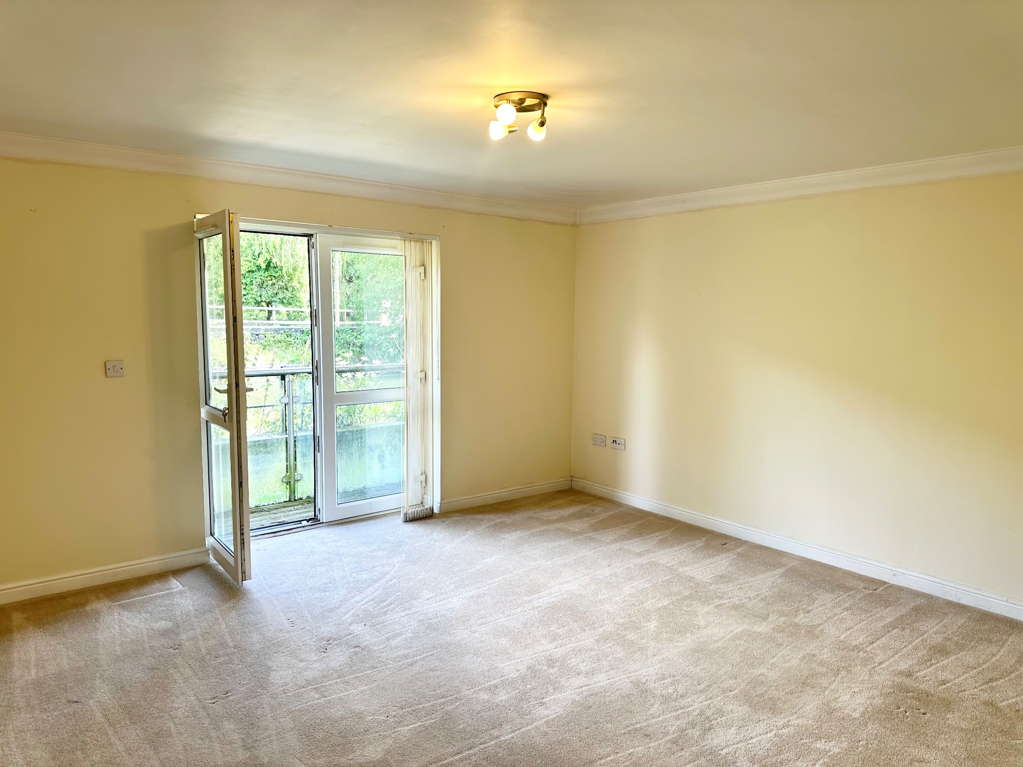 2 bedroom apartment flat/apartment To Let in Mytholmroyd - Photograph 3.