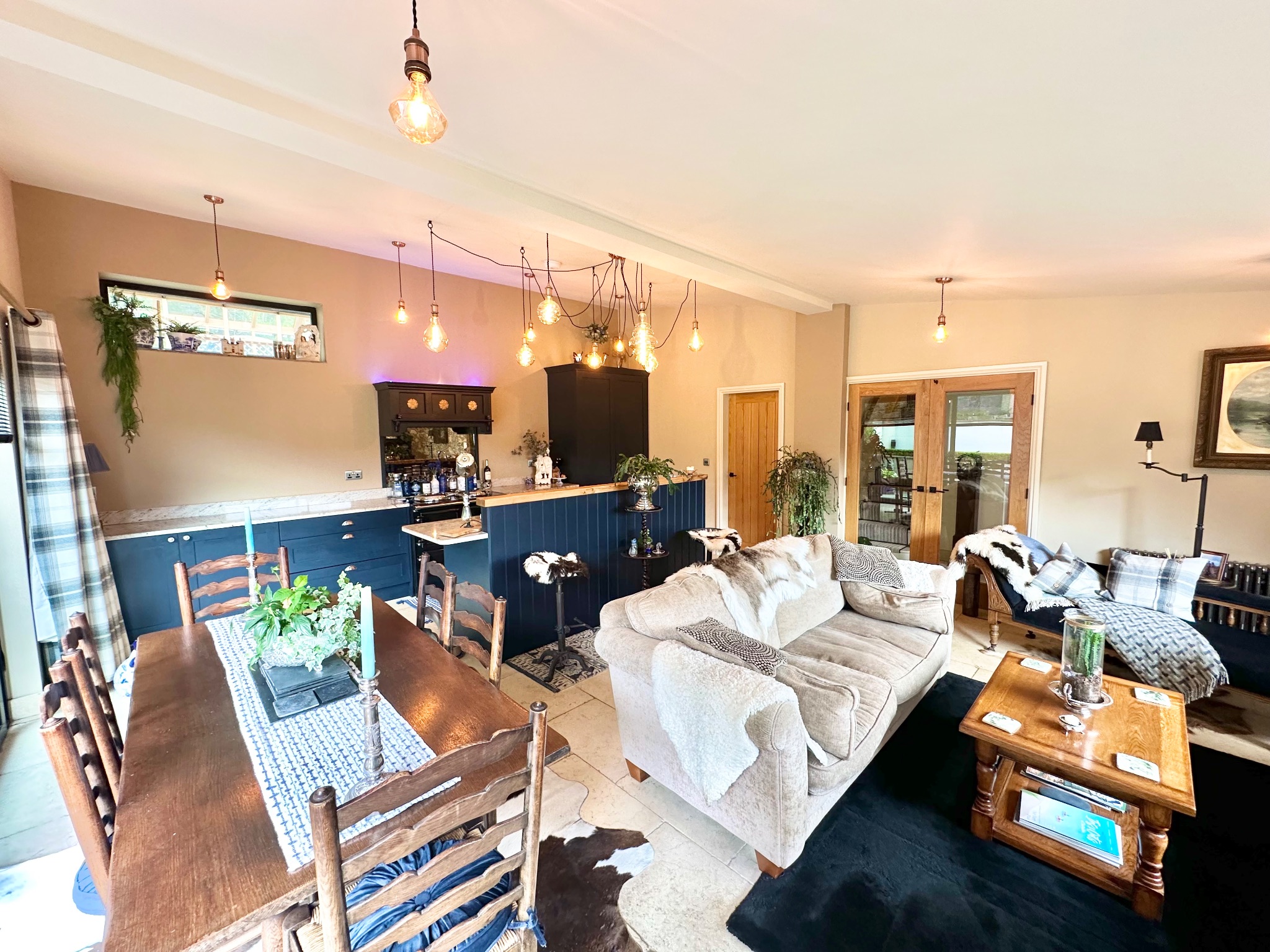 4 bedroom detached house For Sale in Halifax - Photograph 7.