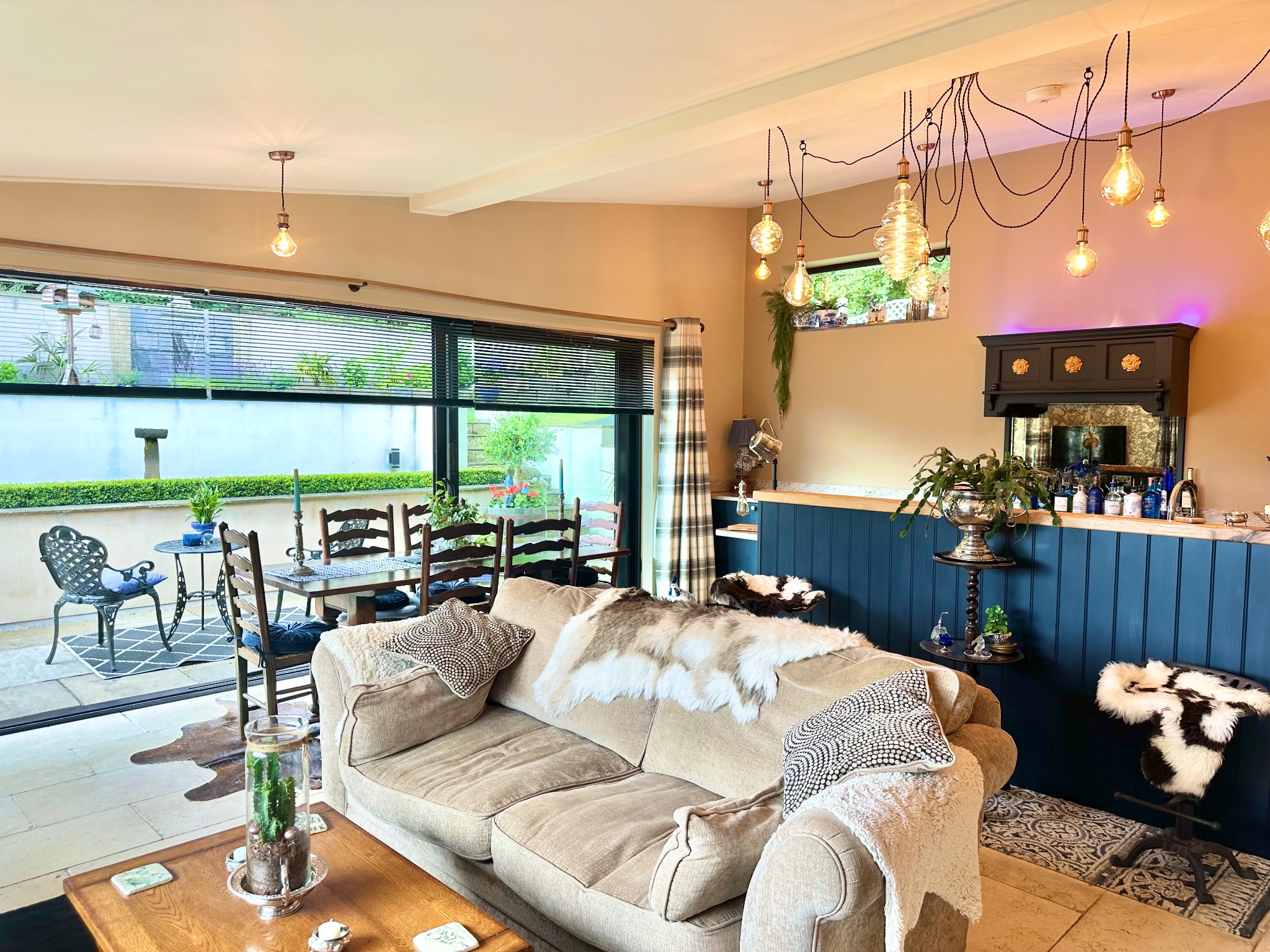 4 bedroom detached house For Sale in Halifax - Photograph 6.