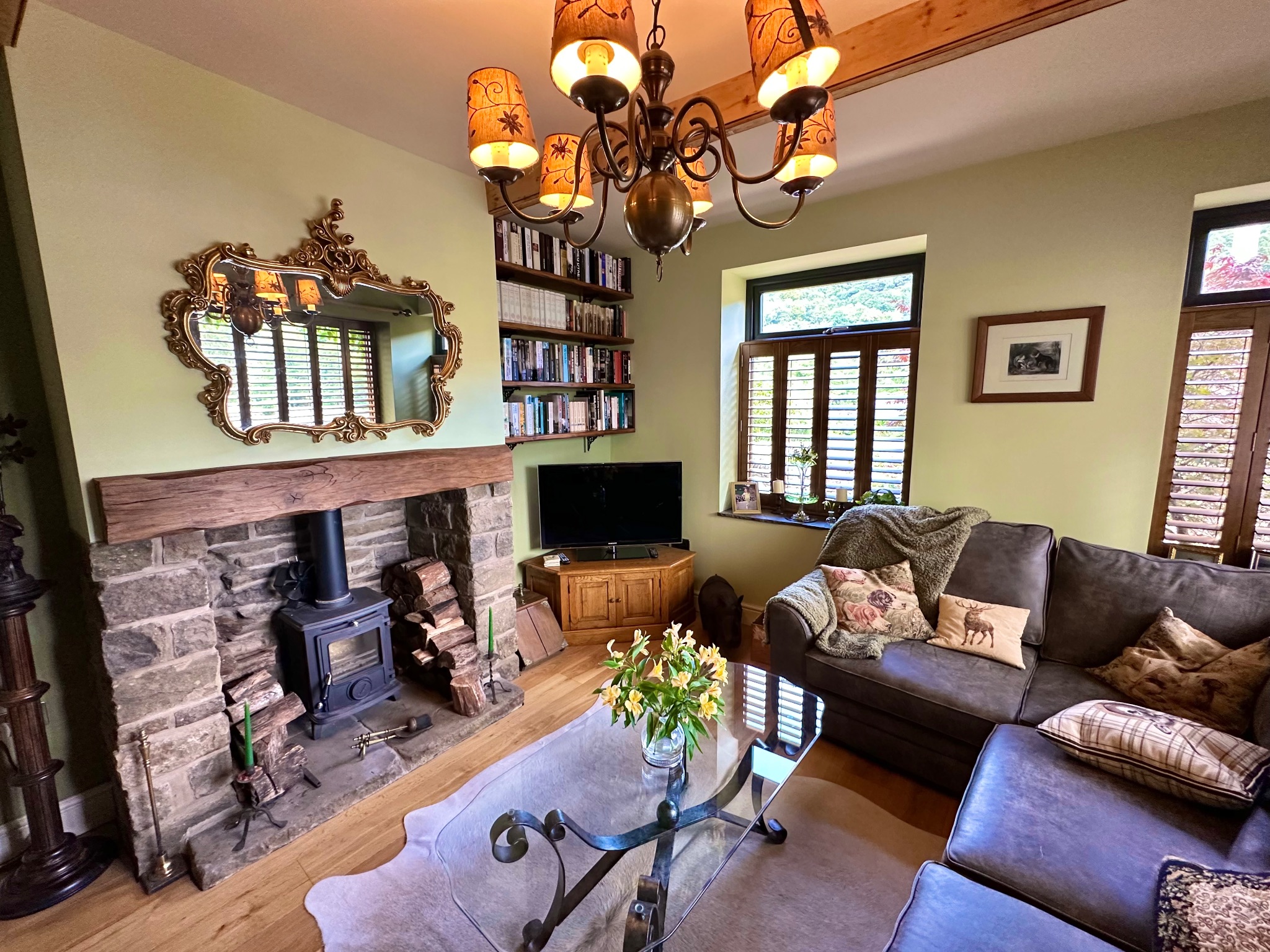 4 bedroom detached house For Sale in Halifax - Photograph 12.