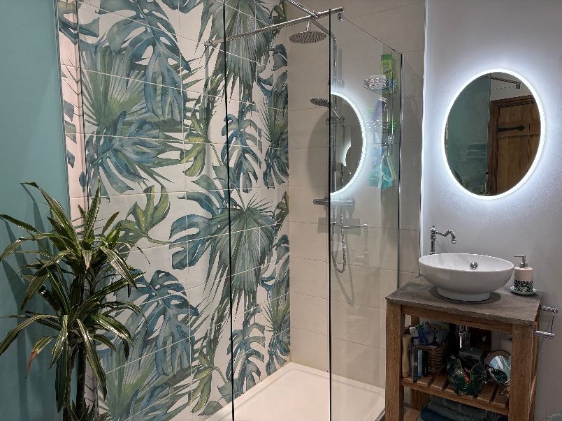 4 bedroom detached house For Sale in Halifax - Photograph 37.