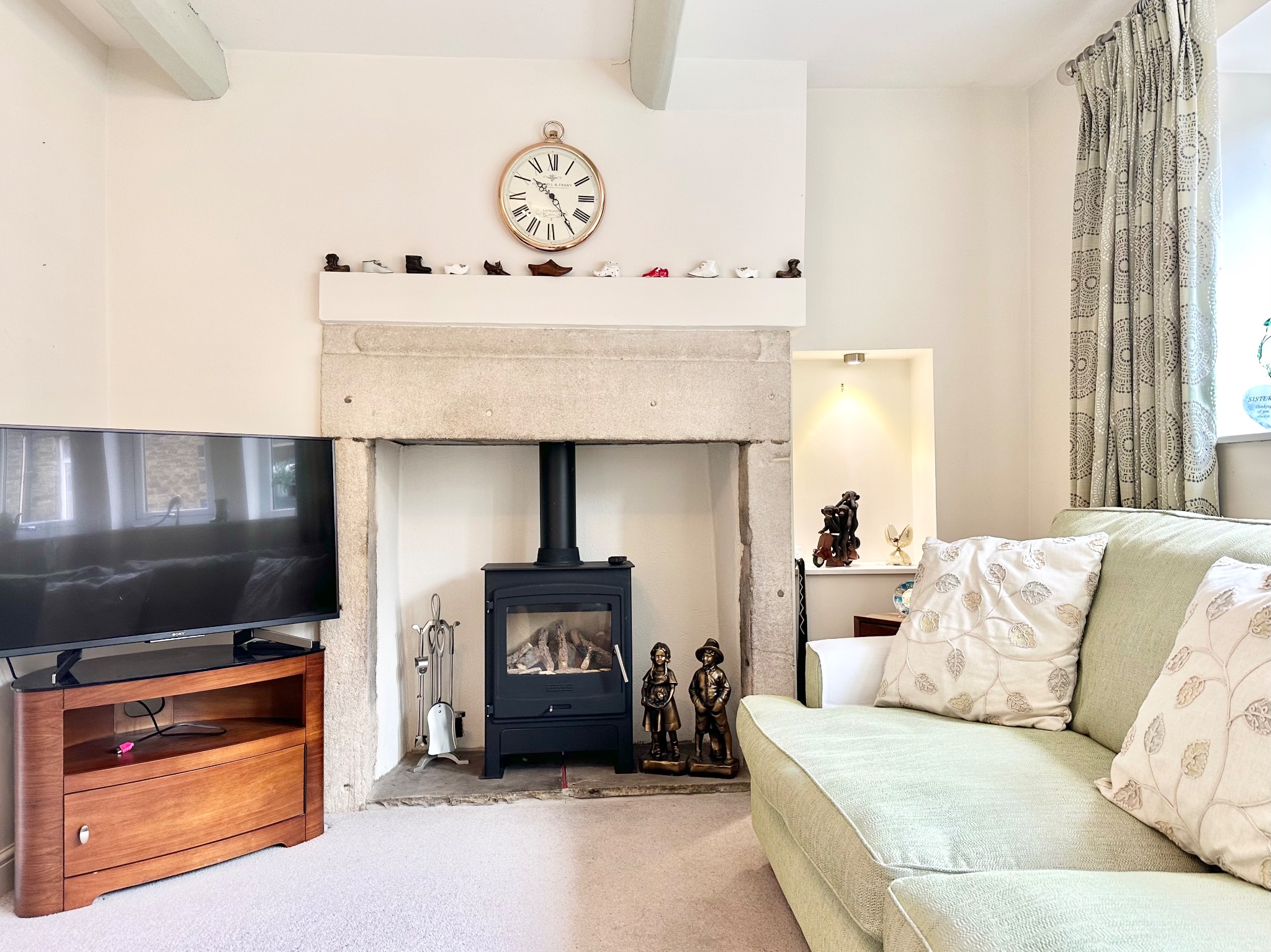2 bedroom end terraced house For Sale in Hebden Bridge - Photograph 4.