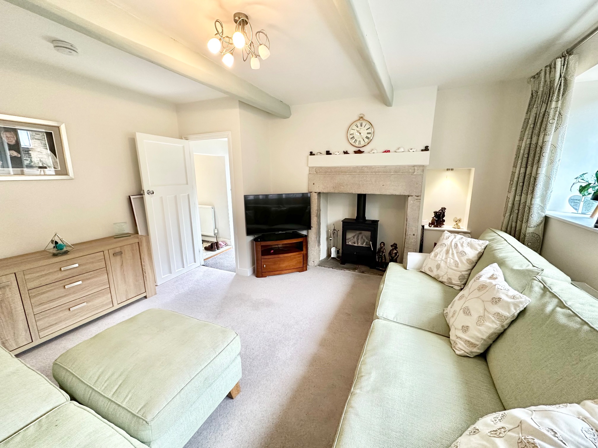 2 bedroom end terraced house For Sale in Hebden Bridge - Photograph 5.