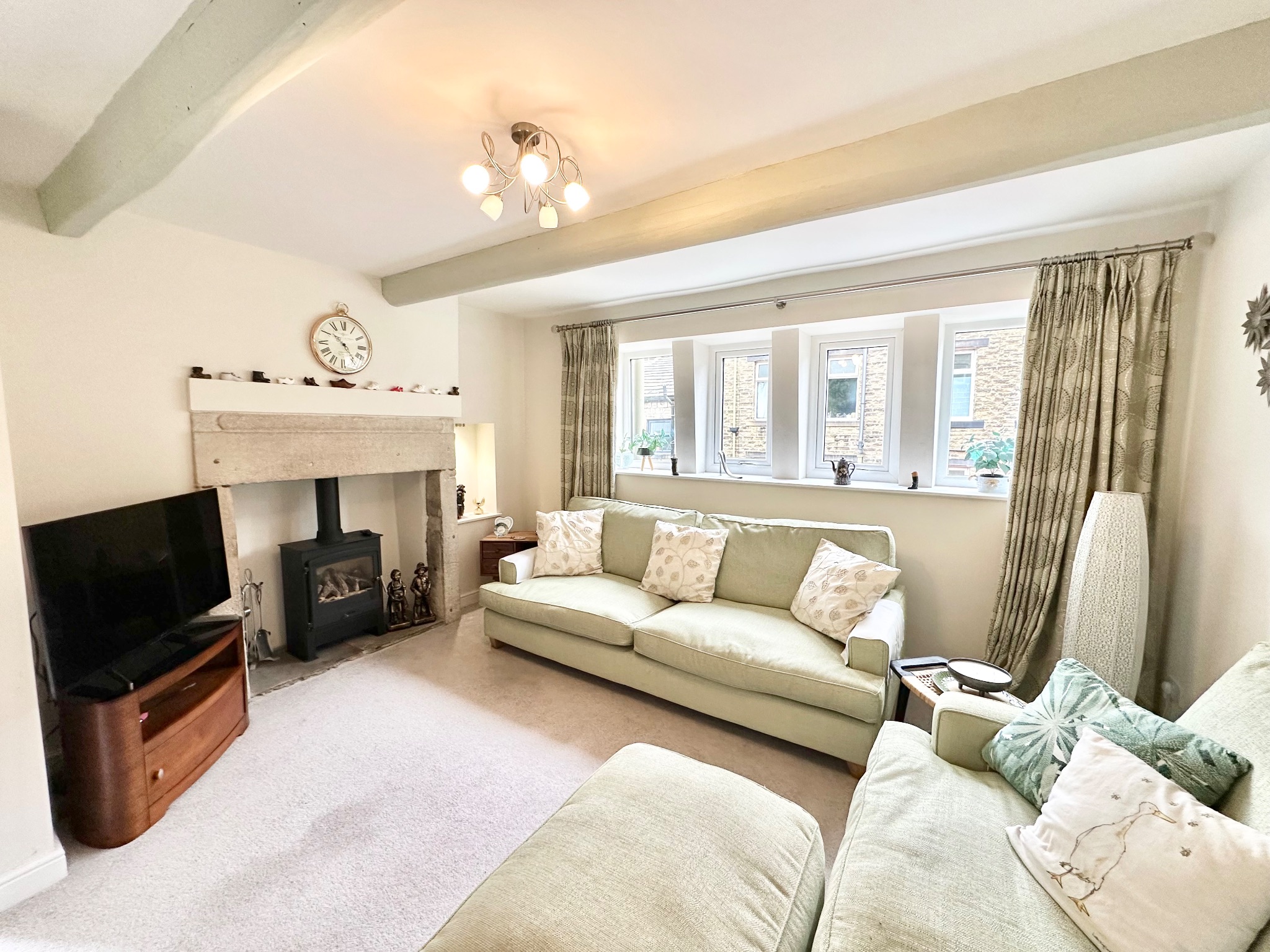 2 bedroom end terraced house For Sale in Hebden Bridge - Photograph 2.