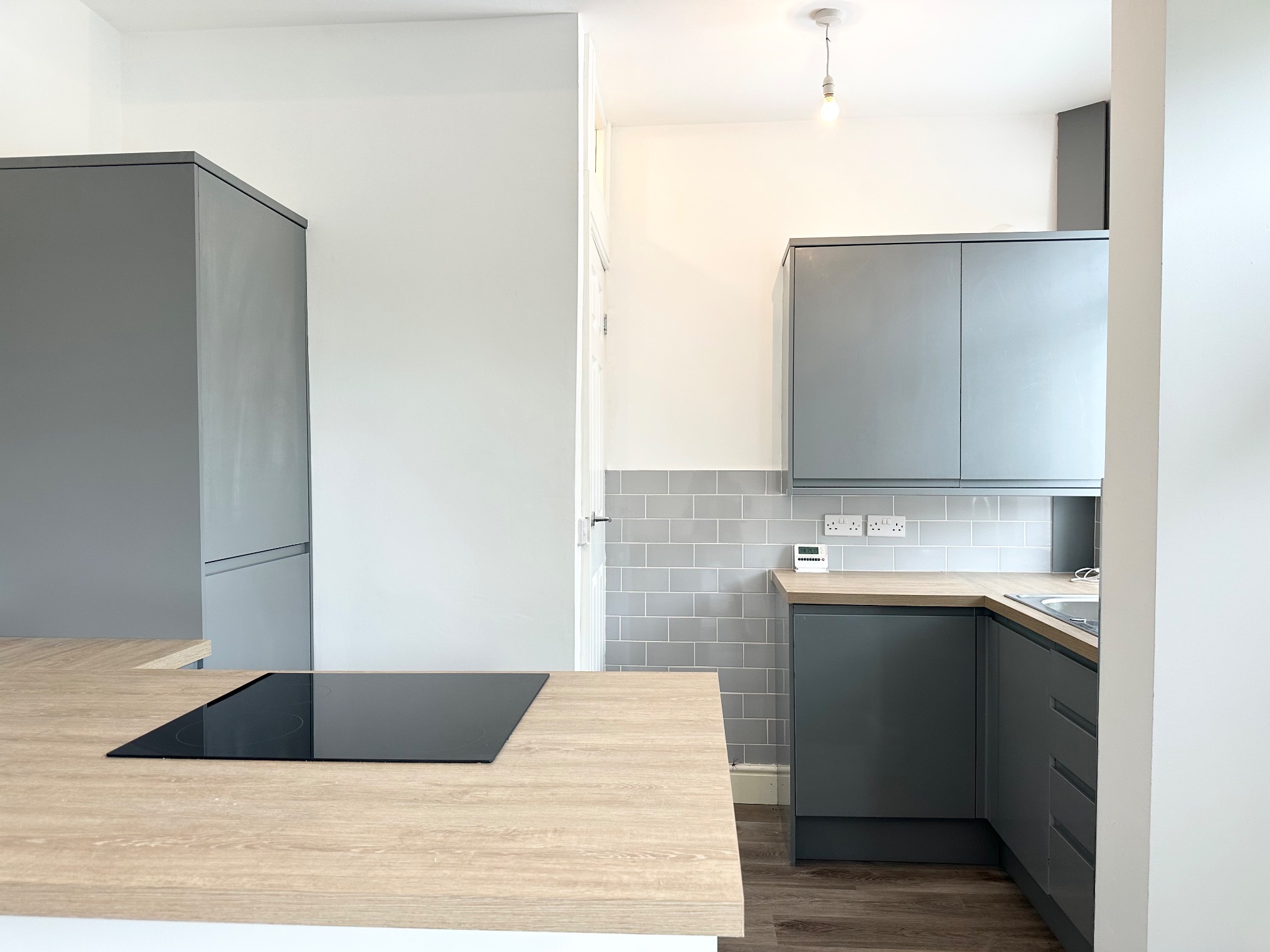 3 bedroom end terraced house For Sale in Midgley - Photograph 4.