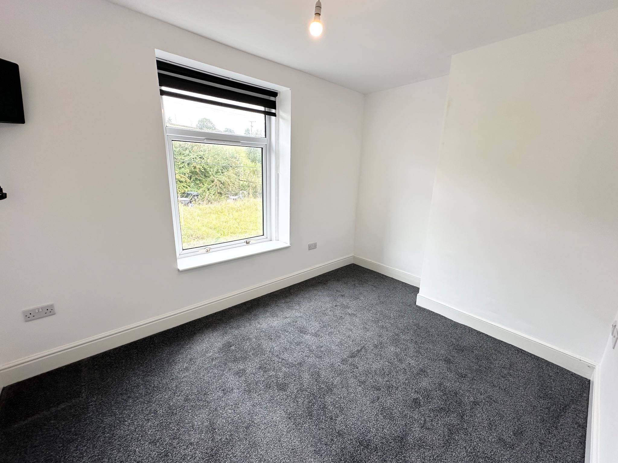 3 bedroom end terraced house For Sale in Midgley - Photograph 9.