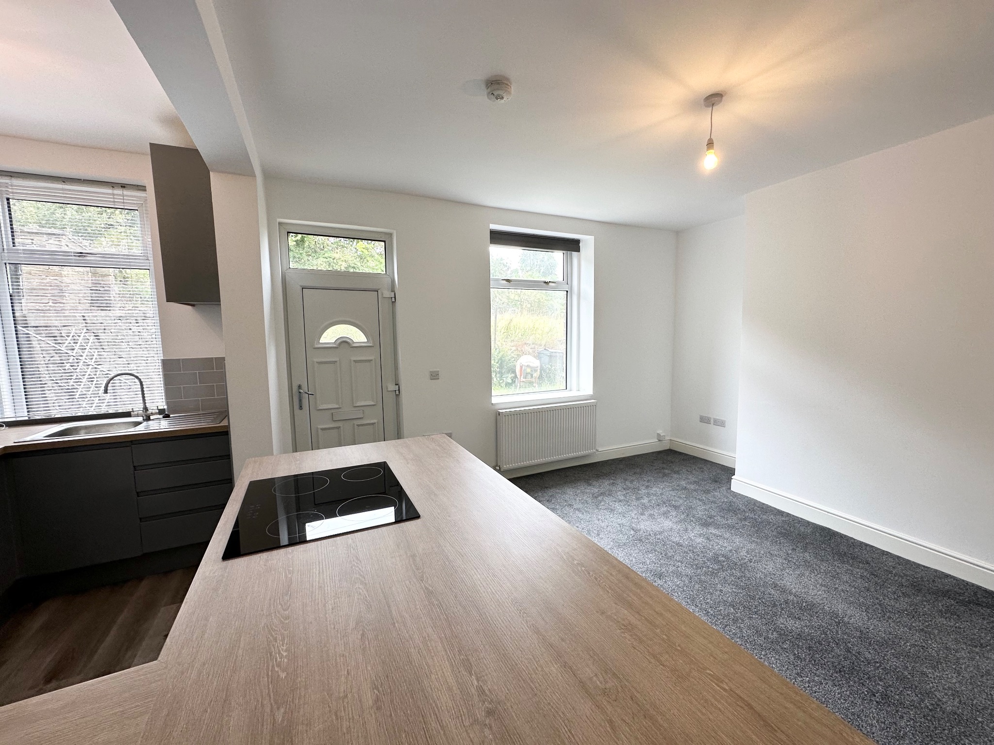3 bedroom end terraced house For Sale in Midgley - Photograph 6.