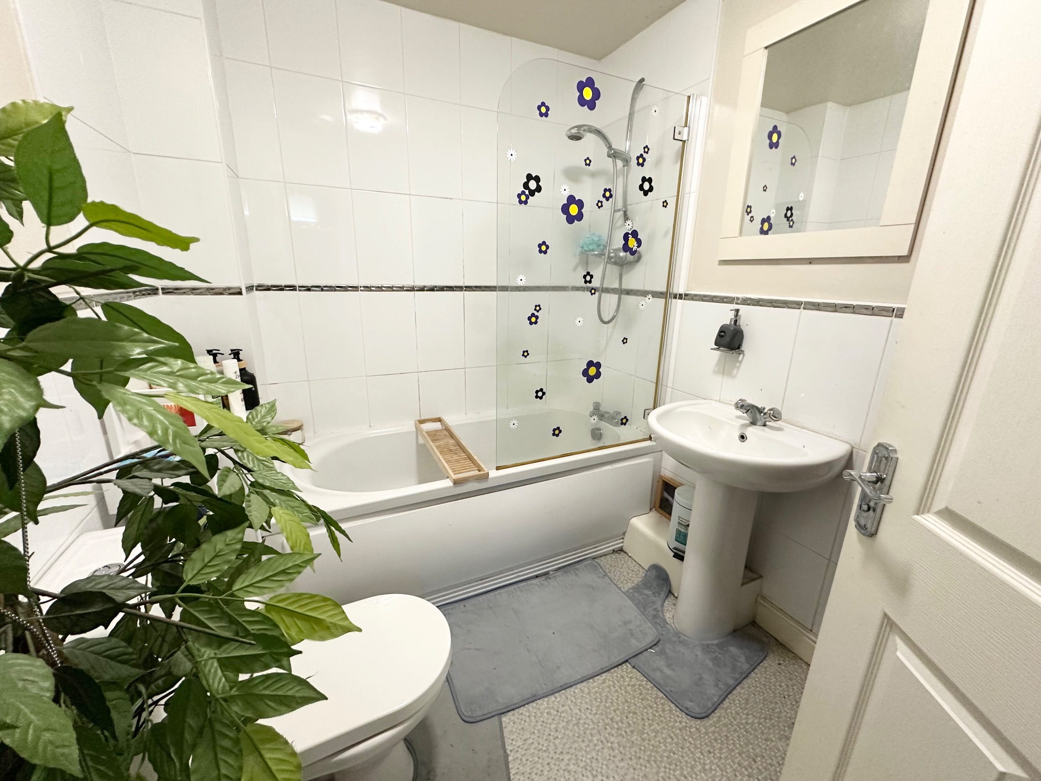 2 bedroom apartment flat/apartment For Sale in Mytholmroyd - Photograph 7.