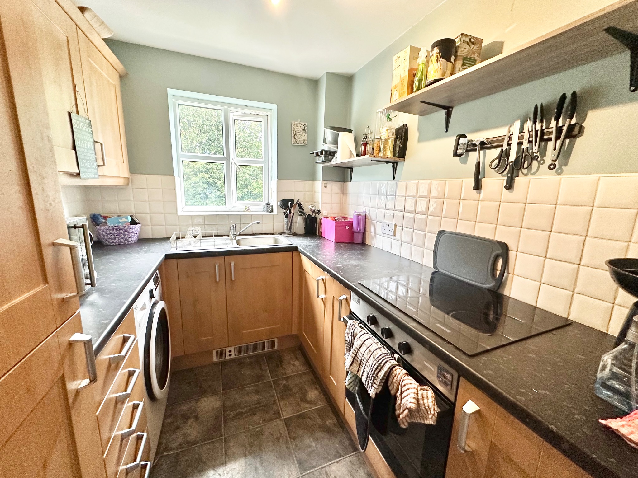 2 bedroom apartment flat/apartment For Sale in Mytholmroyd - Photograph 5.