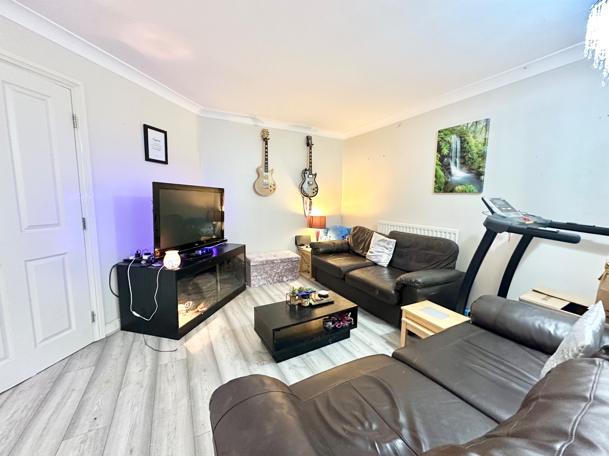 2 bedroom apartment flat/apartment For Sale in Mytholmroyd - Photograph 3.