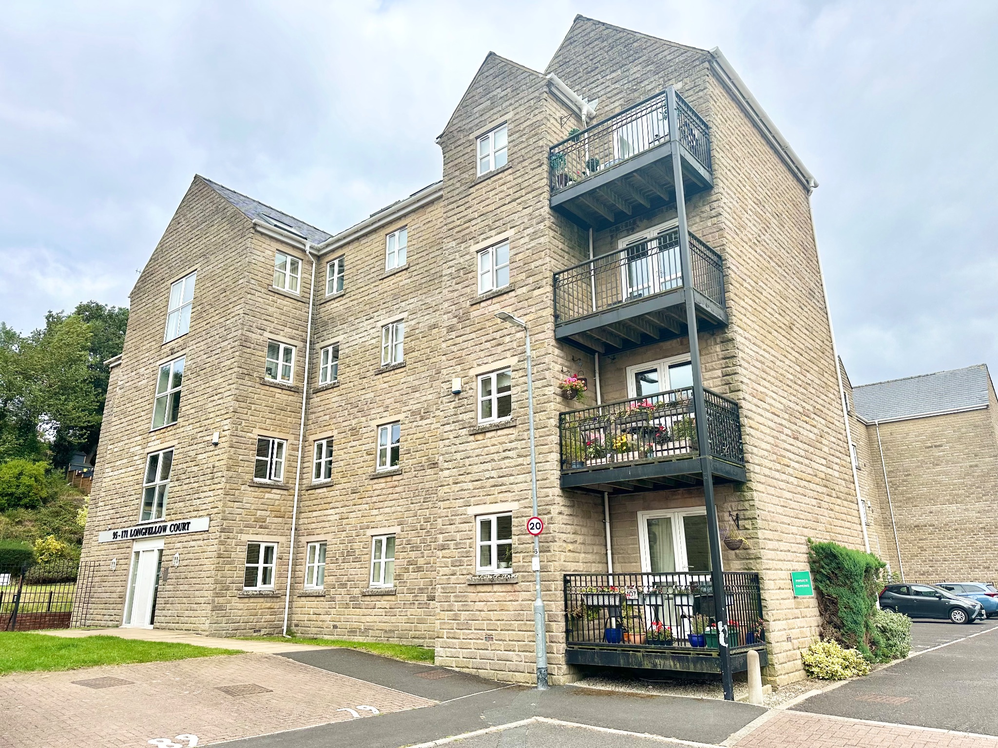 2 bedroom apartment flat/apartment For Sale in Mytholmroyd - Photograph 1.