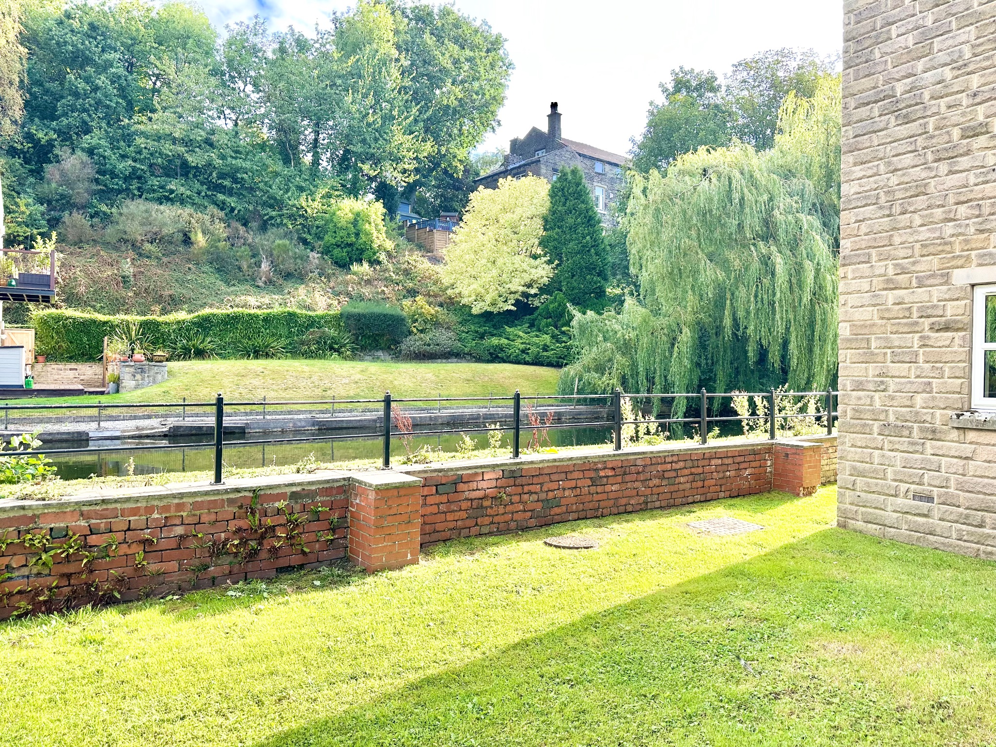 2 bedroom ground floor flat/apartment For Sale in Hebden Bridge - Photograph 13.