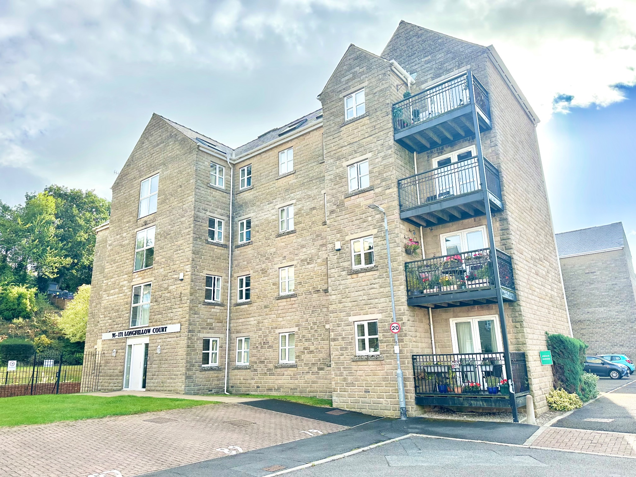 2 bedroom ground floor flat/apartment For Sale in Hebden Bridge - Photograph 12.