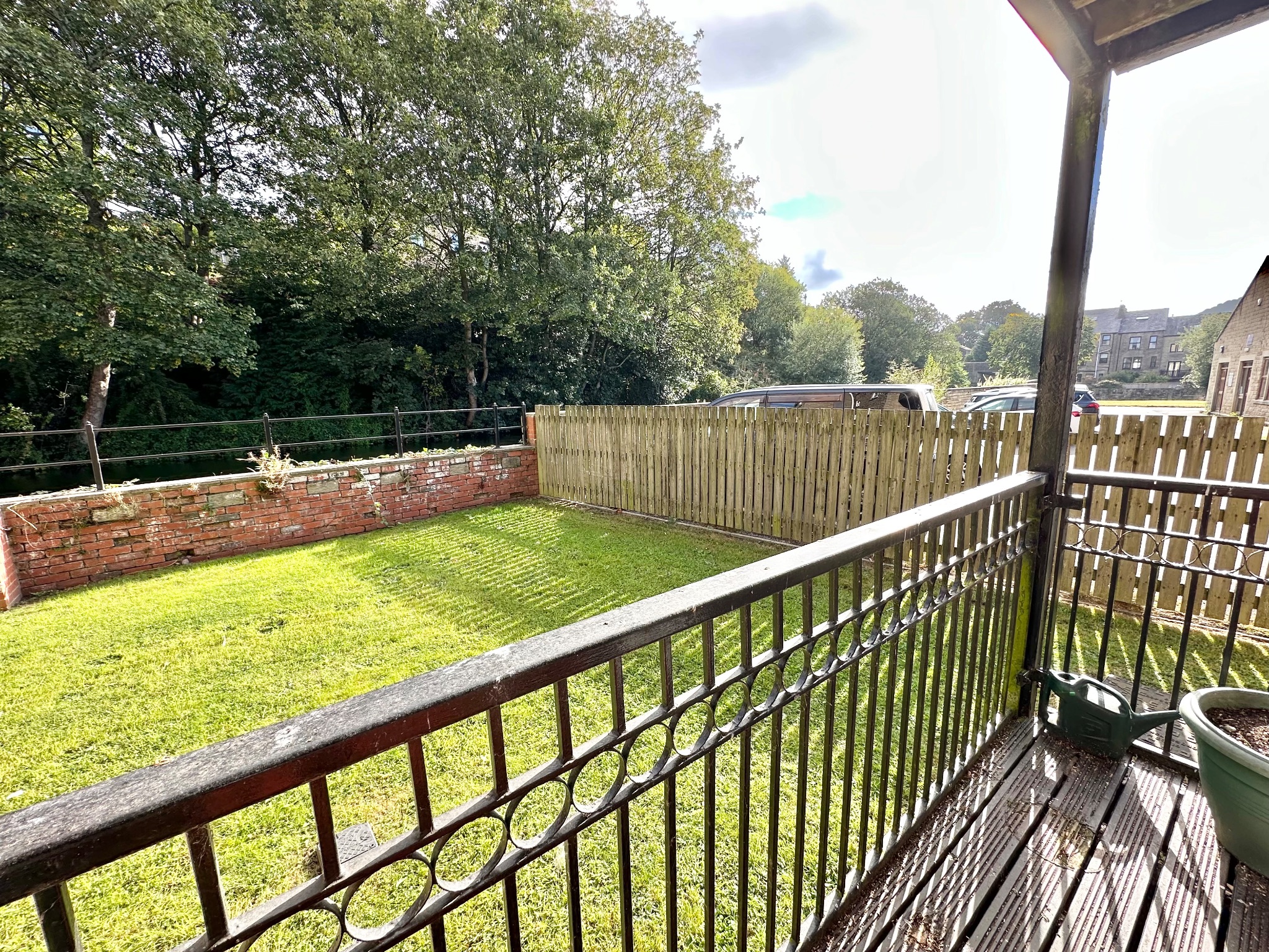 2 bedroom ground floor flat/apartment For Sale in Hebden Bridge - Photograph 2.