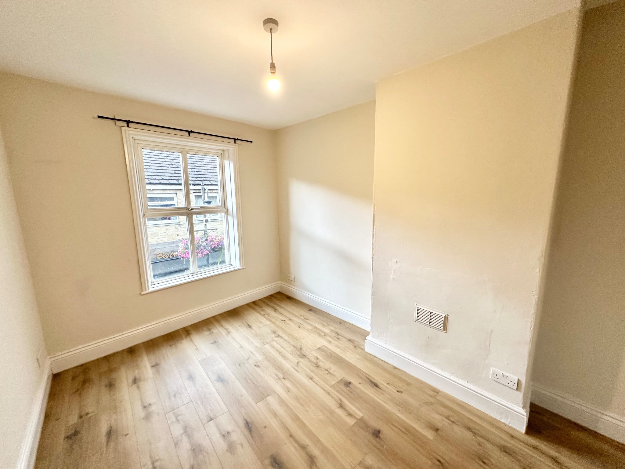 2 bedroom apartment flat/apartment To Let in Hebden Bridge - Photograph 7.