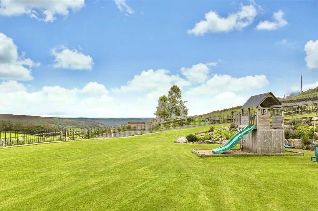 6 bedroom link detached house For Sale in Cragg Vale - Photograph 23.