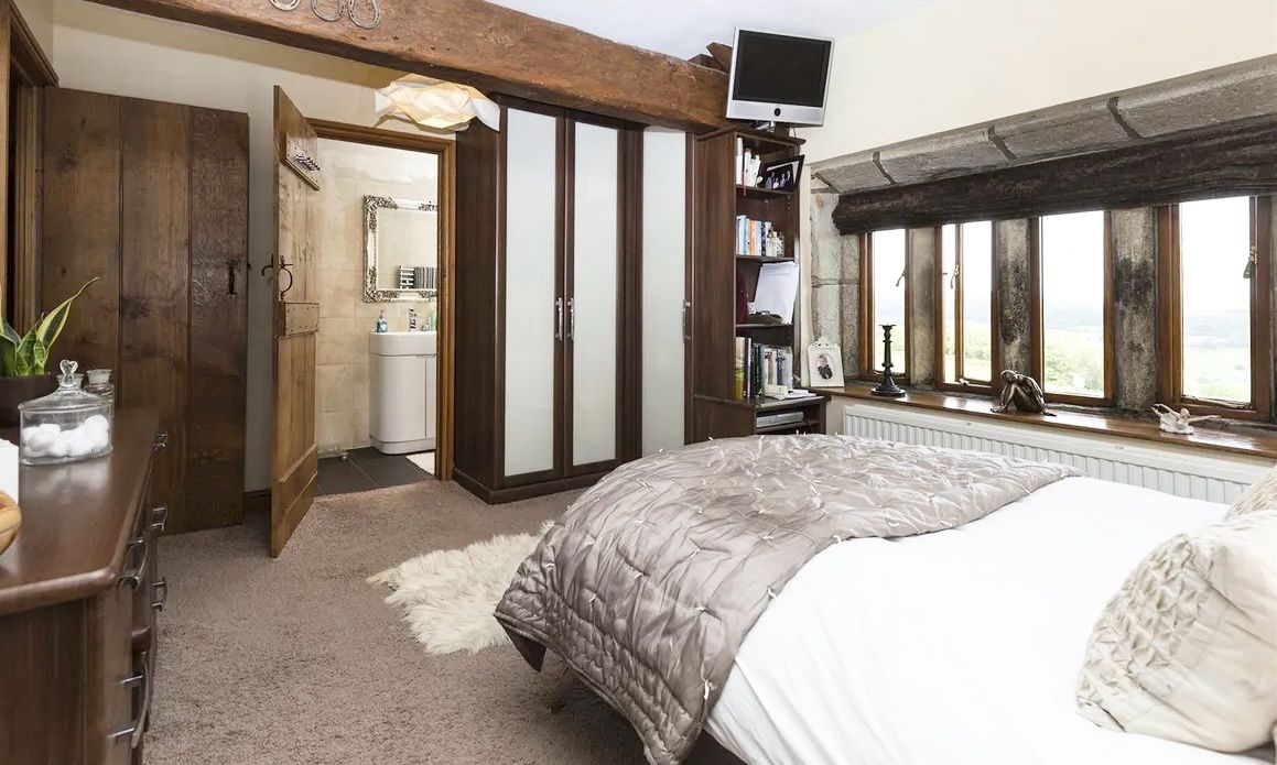 6 bedroom link detached house For Sale in Cragg Vale - Photograph 14.