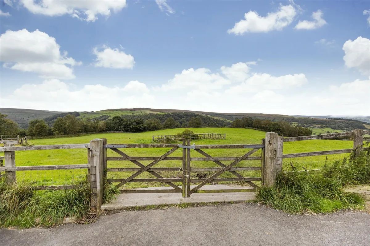 6 bedroom link detached house For Sale in Cragg Vale - Photograph 22.