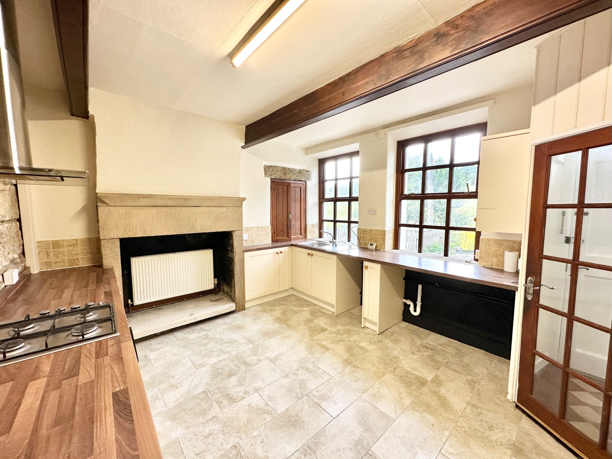 2 bedroom cottage house To Let in Hebden Bridge - Photograph 6.