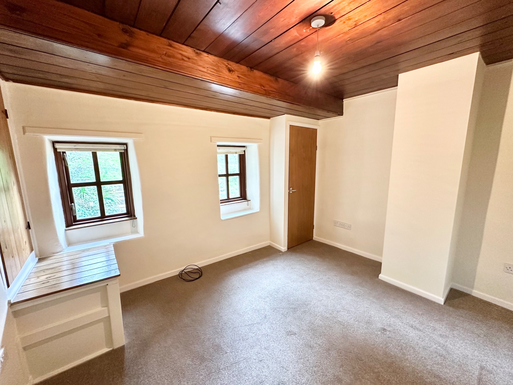 2 bedroom cottage house To Let in Hebden Bridge - Photograph 13.