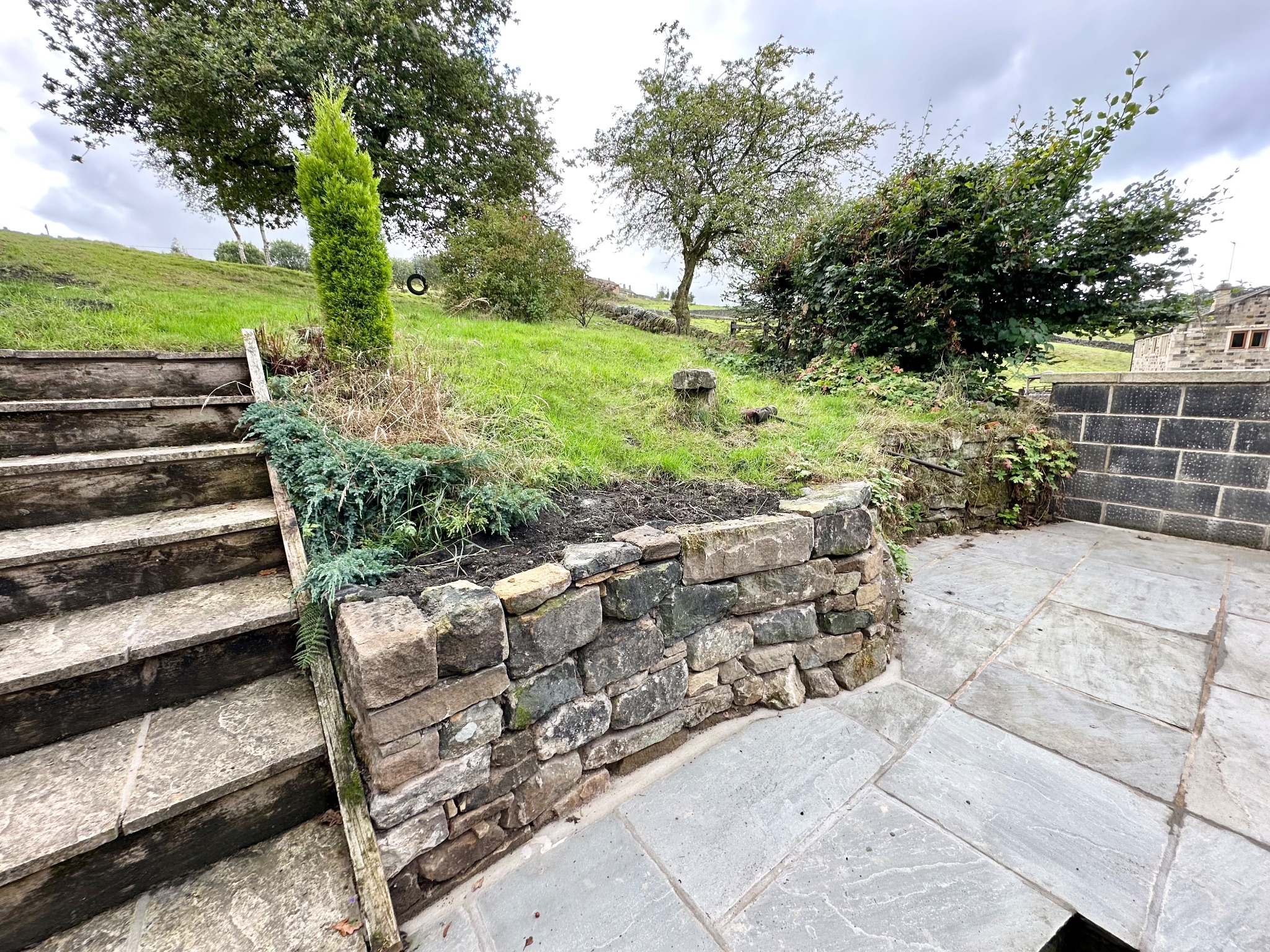 2 bedroom cottage house To Let in Hebden Bridge - Photograph 16.