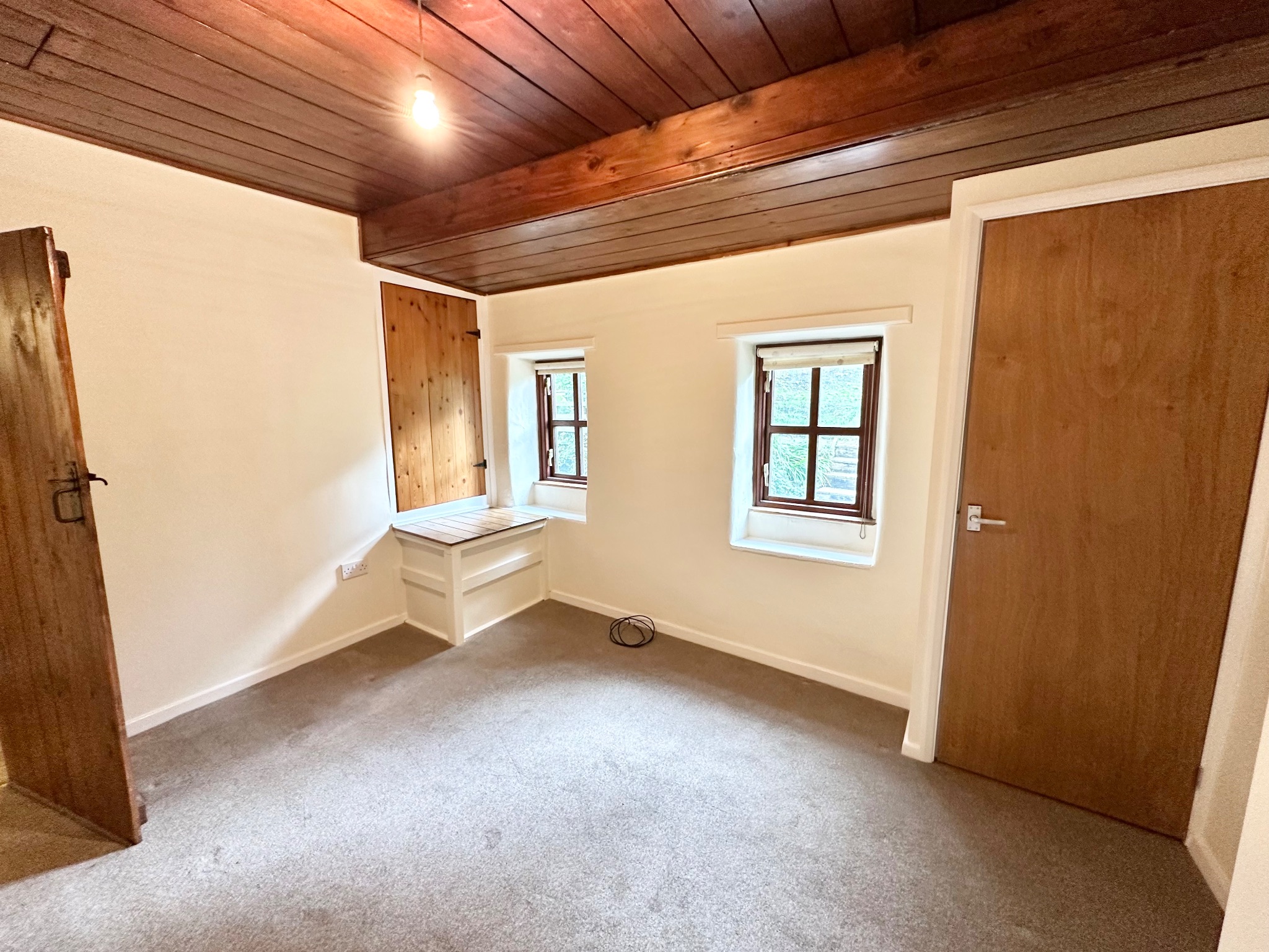 2 bedroom cottage house To Let in Hebden Bridge - Photograph 14.