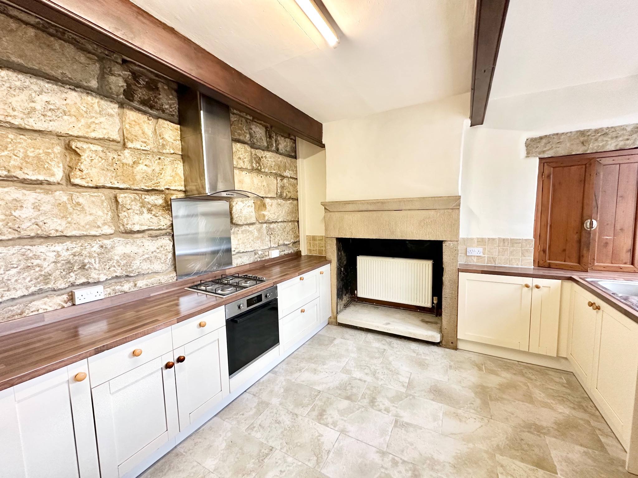 2 bedroom cottage house To Let in Hebden Bridge - Photograph 7.