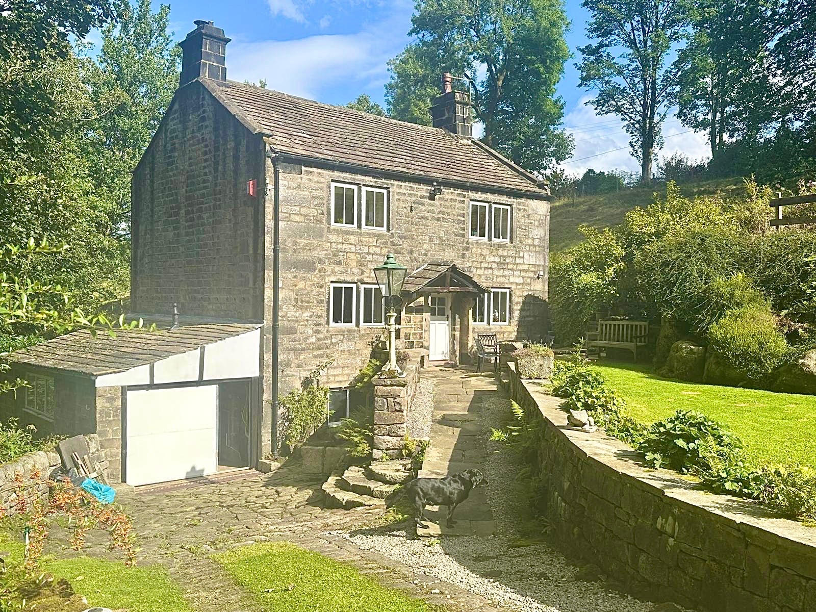 3 bedroom detached house For Sale in Todmorden - Photograph 1.