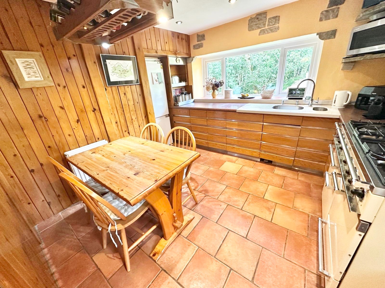 3 bedroom detached house For Sale in Todmorden - Photograph 38.