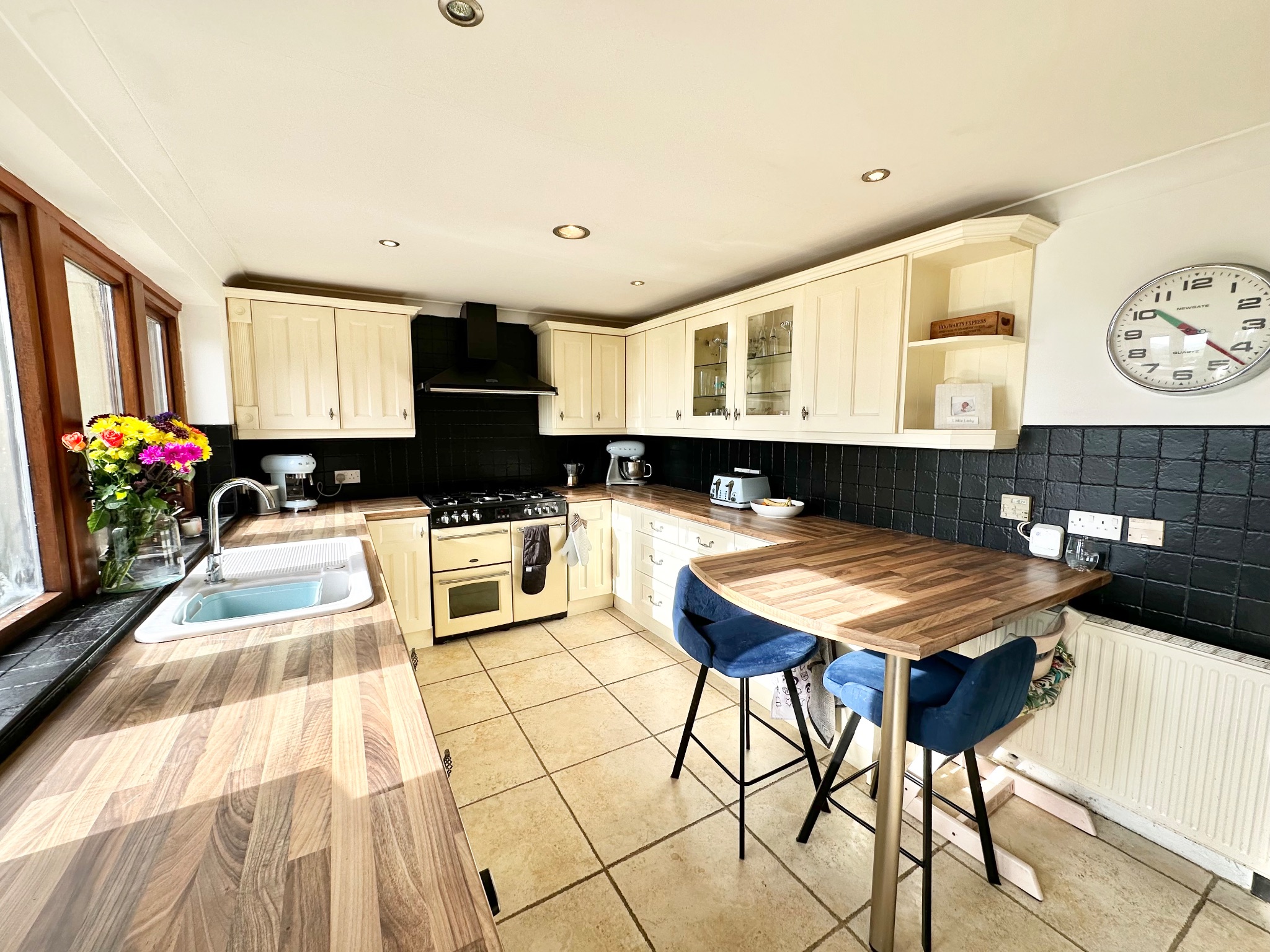 5 bedroom detached house For Sale in Hebden Bridge - Photograph 10.