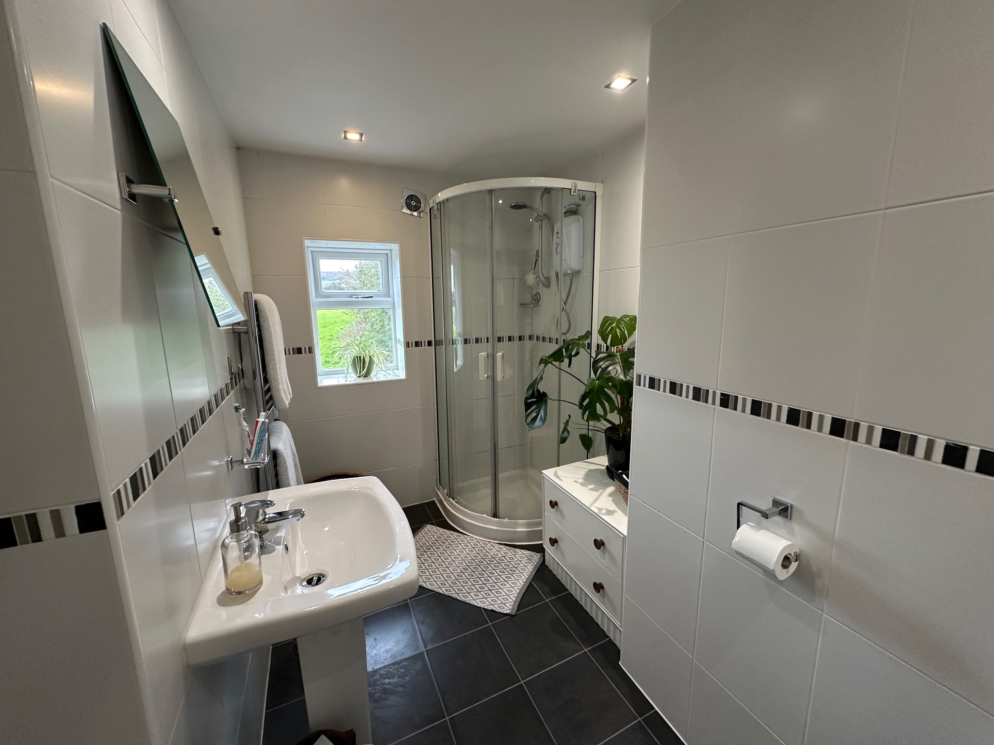 4 bedroom detached house For Sale in Hebden Bridge - Photograph 16.